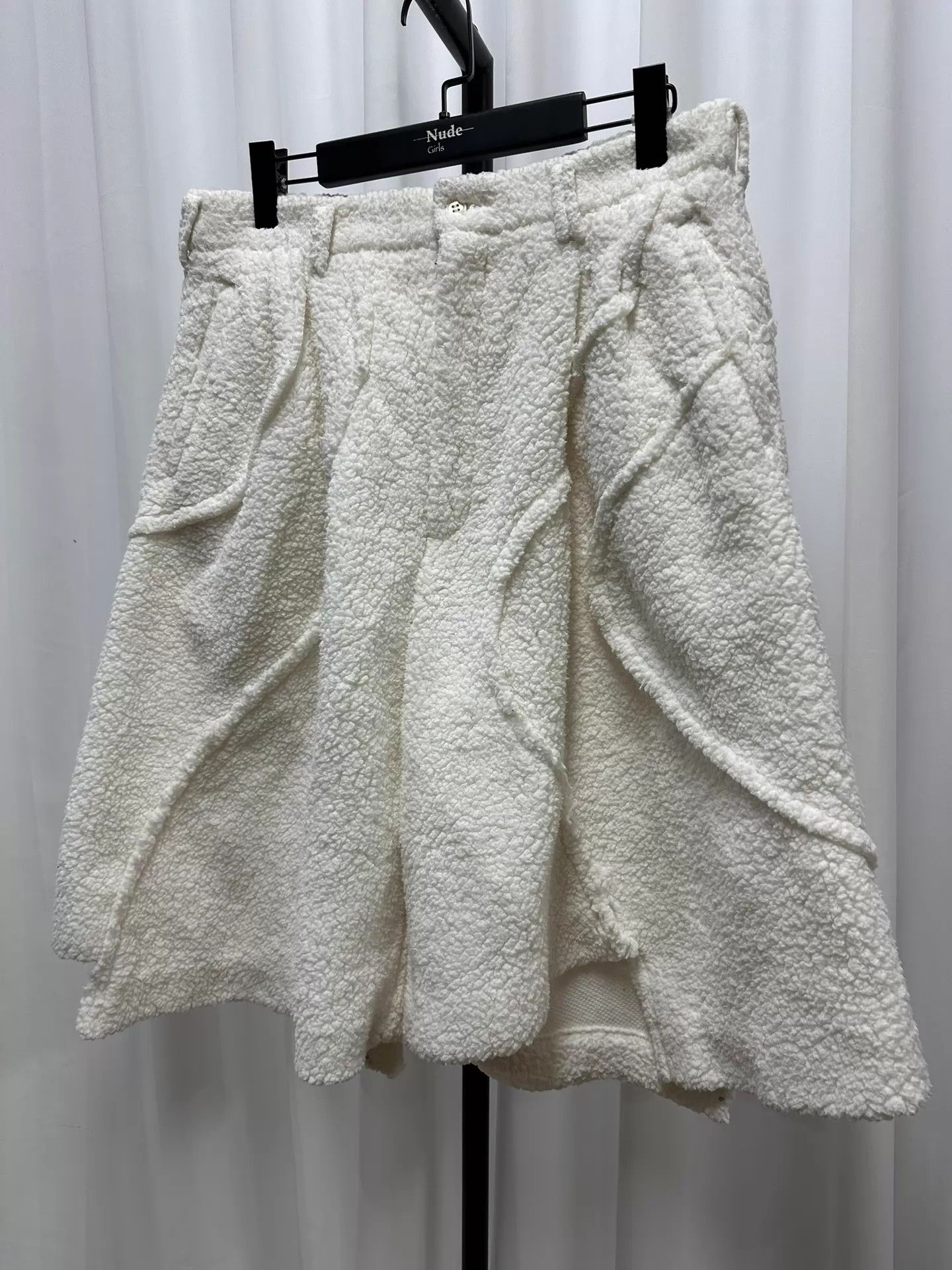 Comme des Garcons Homme Plus CDG Homme Plus 18aw White Spiral Lamb Fur Shorts M Size US 32 / EU 48 - 2 Thumbnail