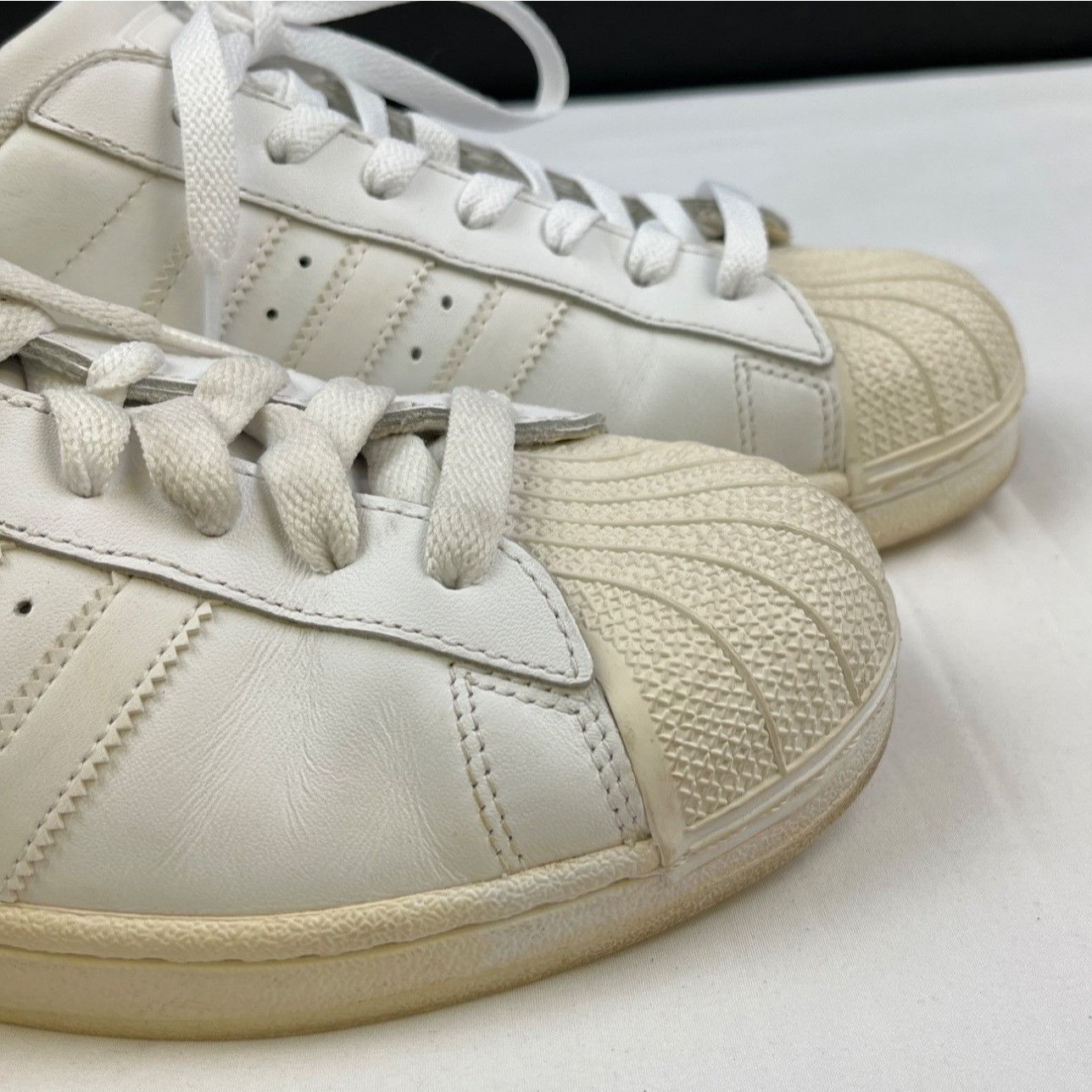 Adidas Adidas Men's White Shoes/Sneaker/Low-Top Size 9 SKU 4567 Size US 9 / EU 42 - 8 Thumbnail