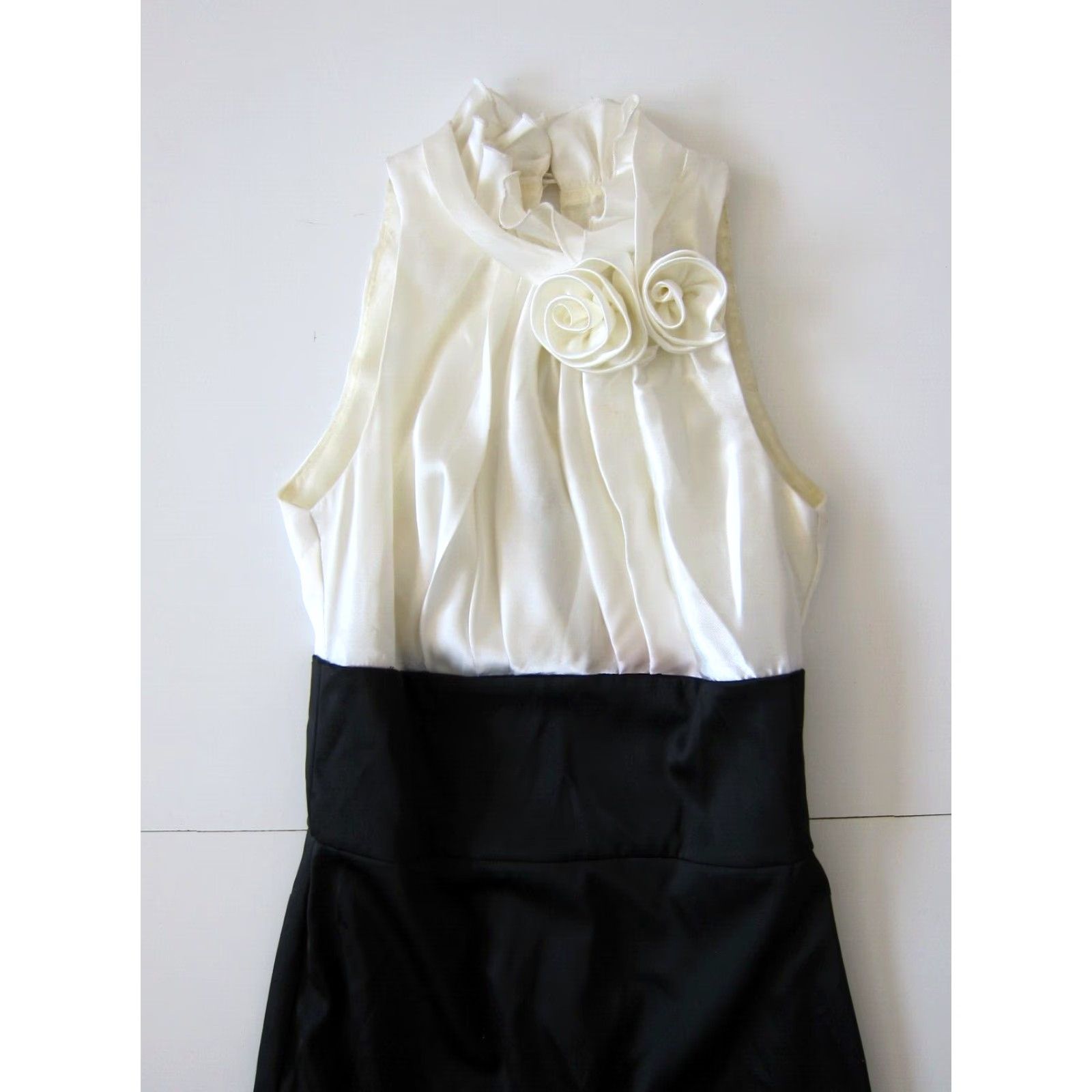 PrettyLittleThing Night Way Ivory Black Satin Sleeveless Mock Neck Floral Sheath Party Dress 4 Size S / US 4 / IT 40 - 7 Thumbnail