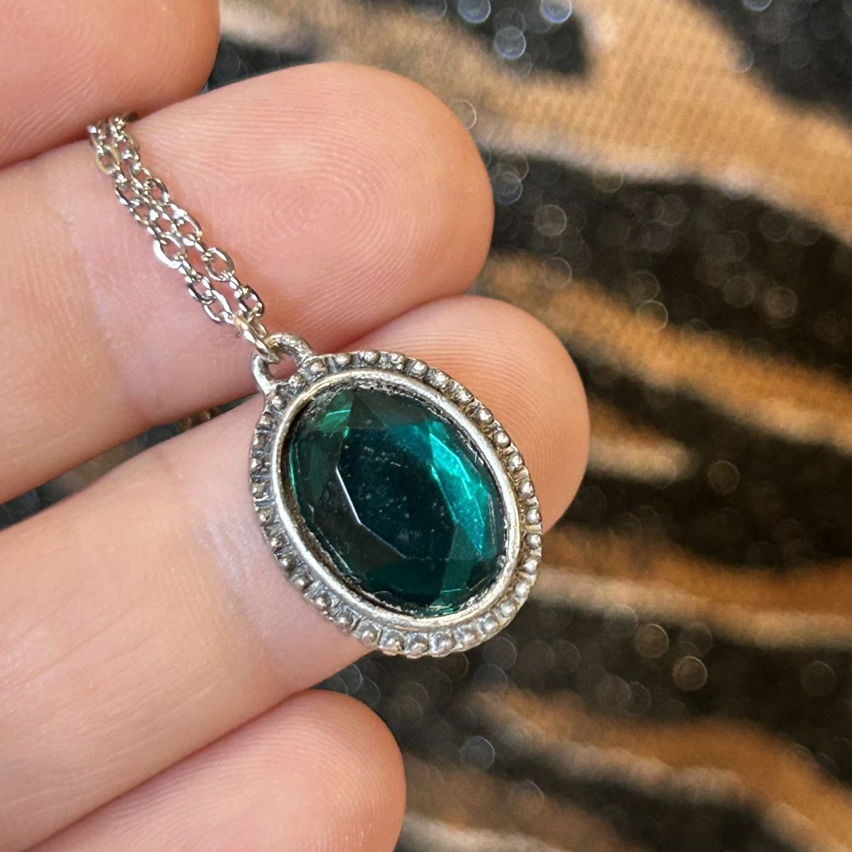 Handmade Handcrafted emerald green oval glass pendant necklace Size ONE SIZE - 1 Thumbnail