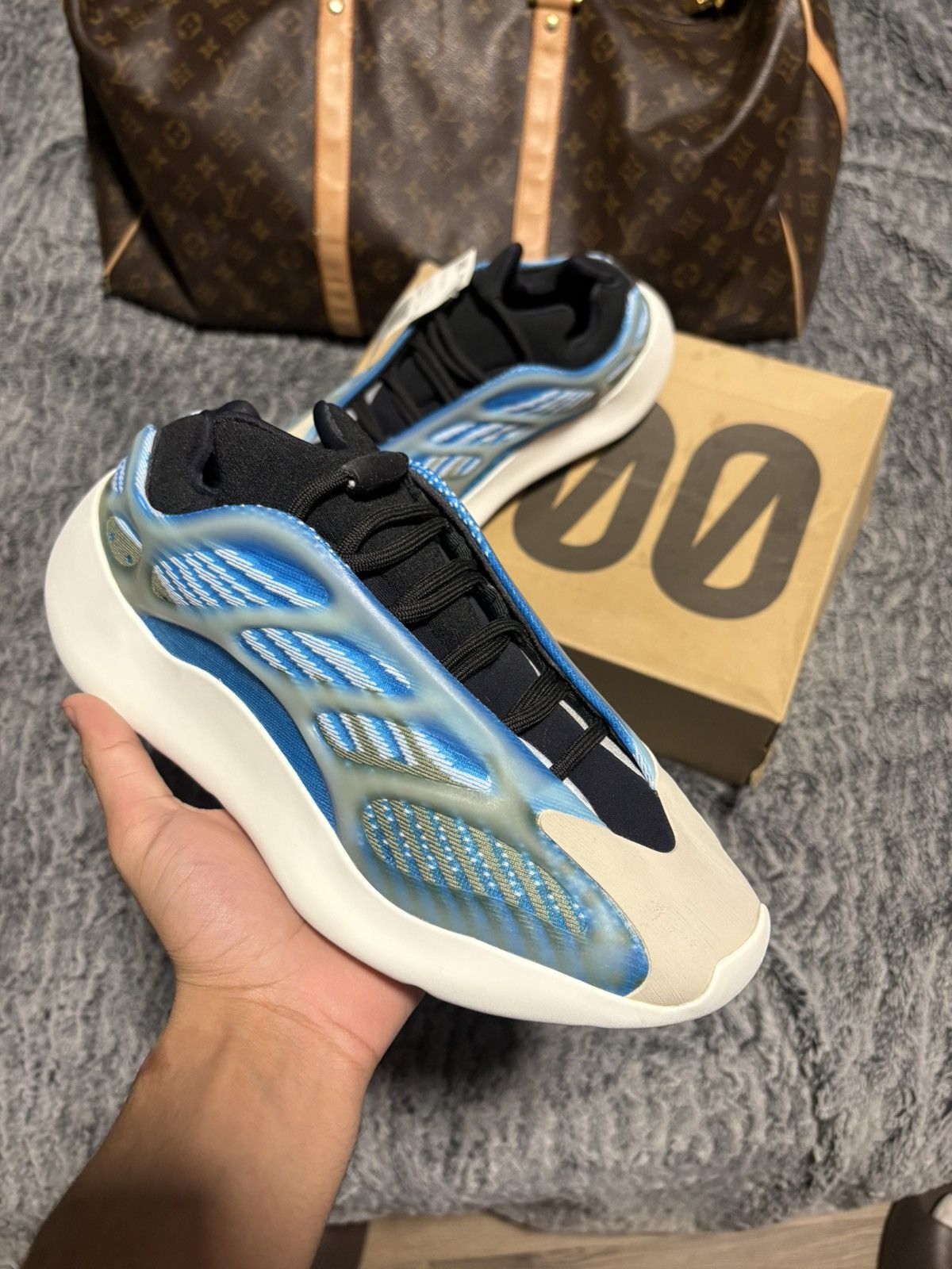 Yeezy Adidas Yeezy 700 V3 “Azareth” Size 8 Size US 8 / EU 41 - 1 Thumbnail
