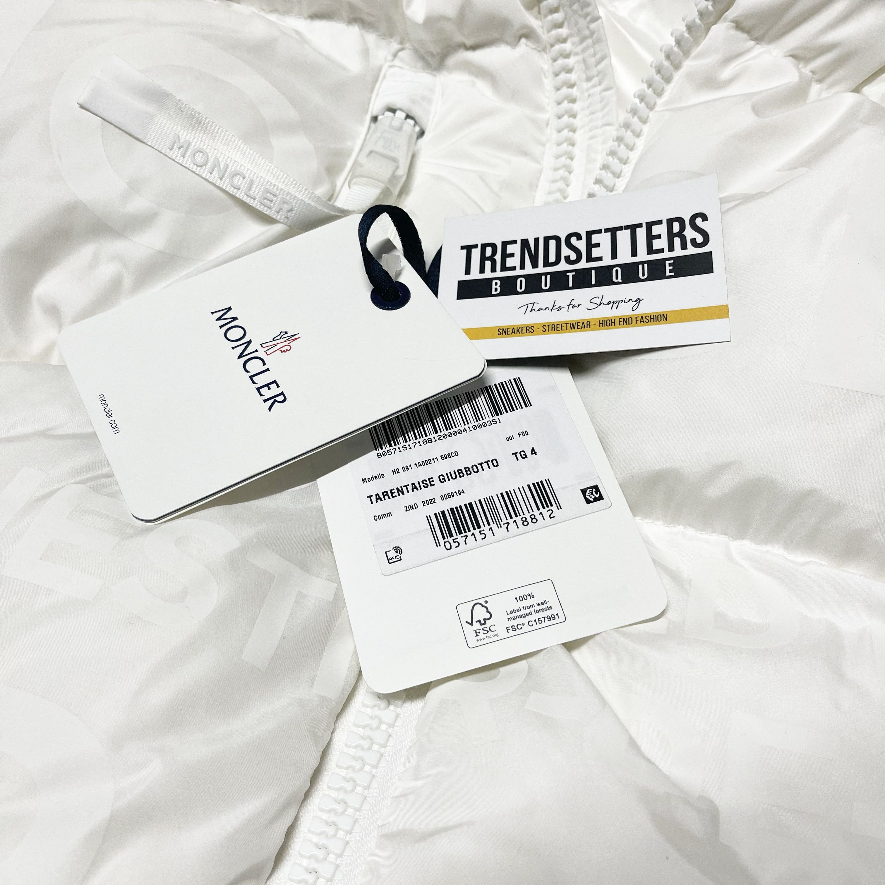 Moncler Moncler mens Tarentaise white down puffer jacket Size 4 XL Size US XL / EU 56 / 4 - 5 Thumbnail
