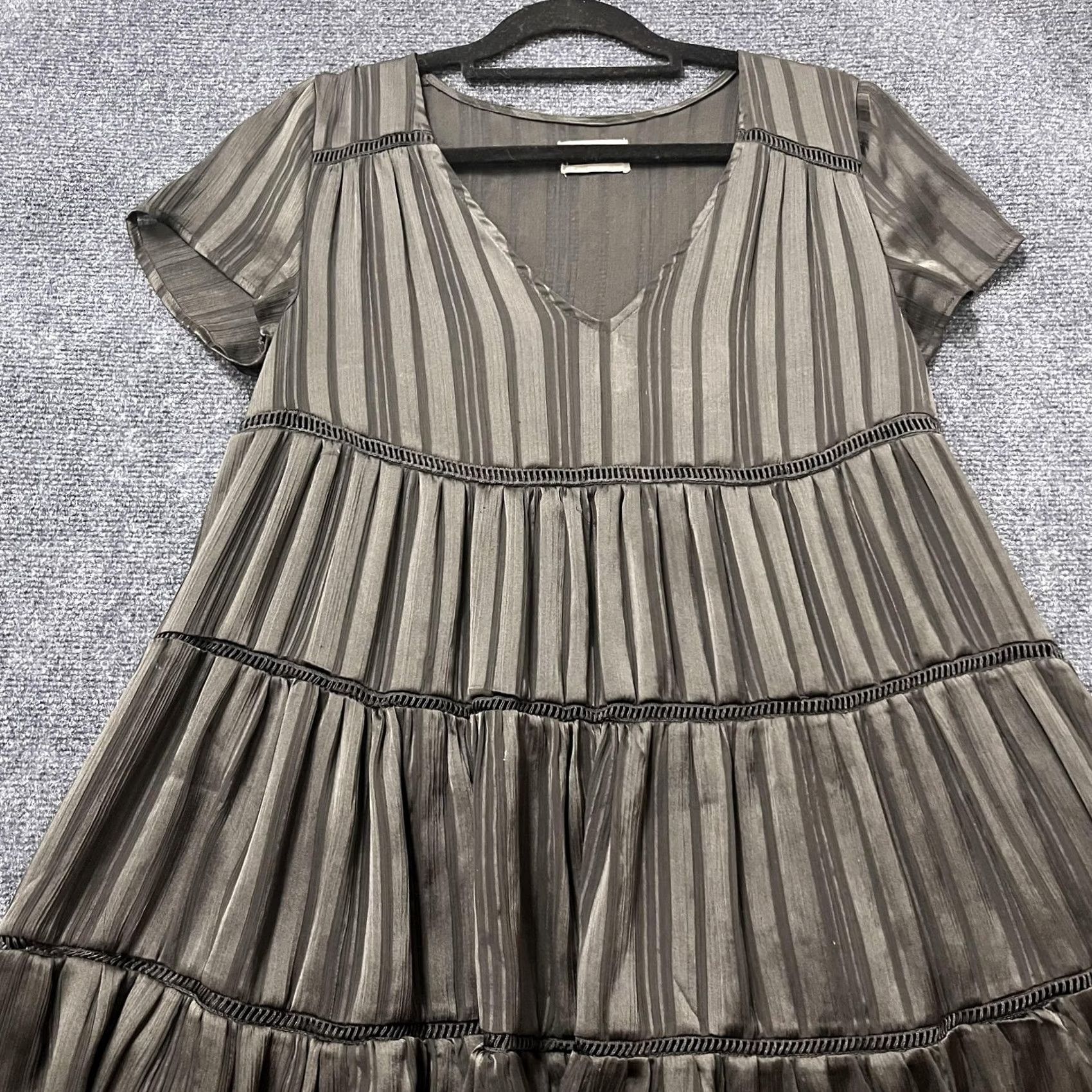 Urban Outfitters Urban Outfitters Dress Womens Medium Black Stripe Tiered Ruffle Short V Neck Size 32" / US 10 / IT 46 - 2 Thumbnail