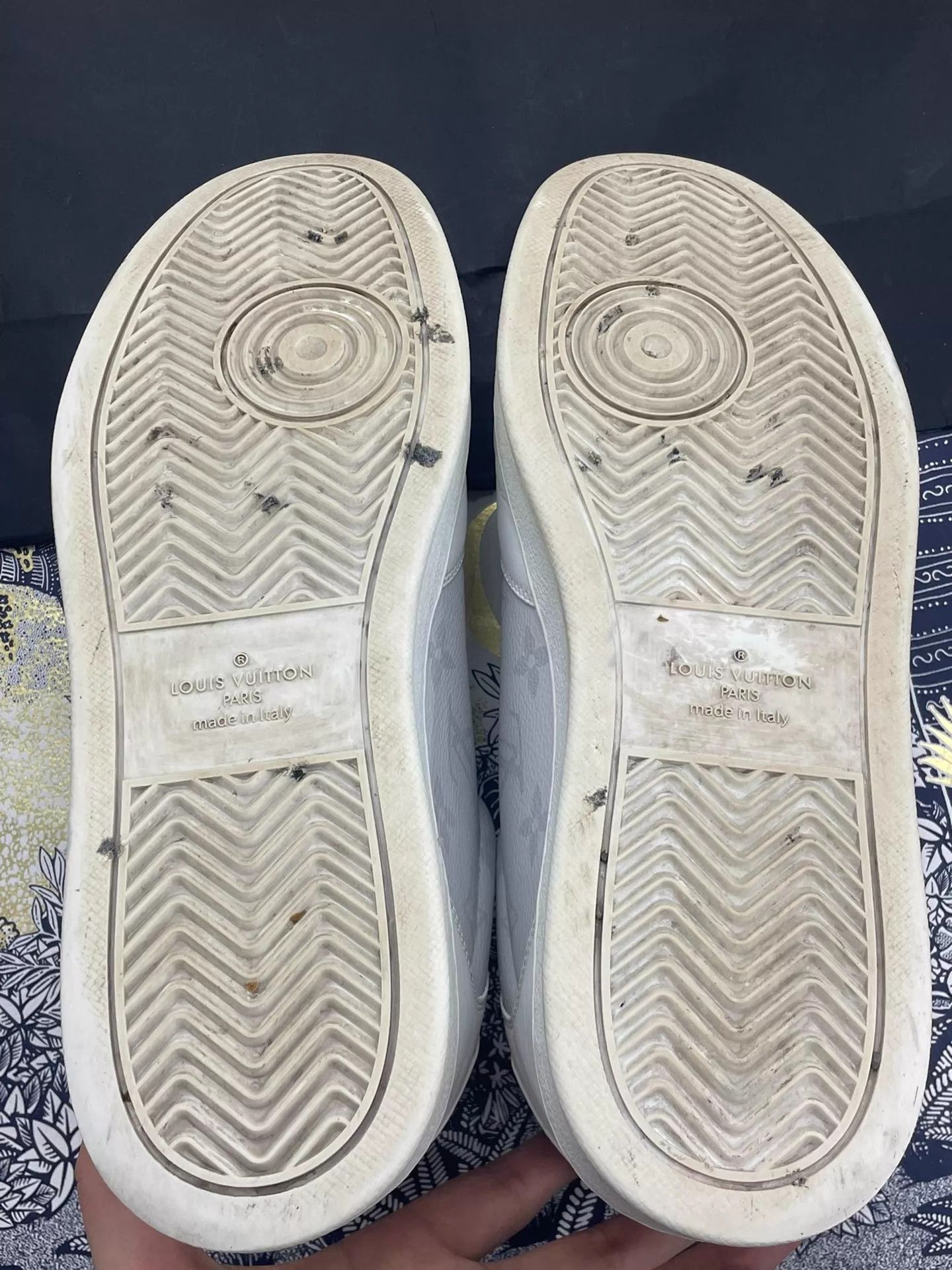 Louis Vuitton LV white Monogram print sneakers US 9 new Size US 9 / EU 42 - 4 Thumbnail