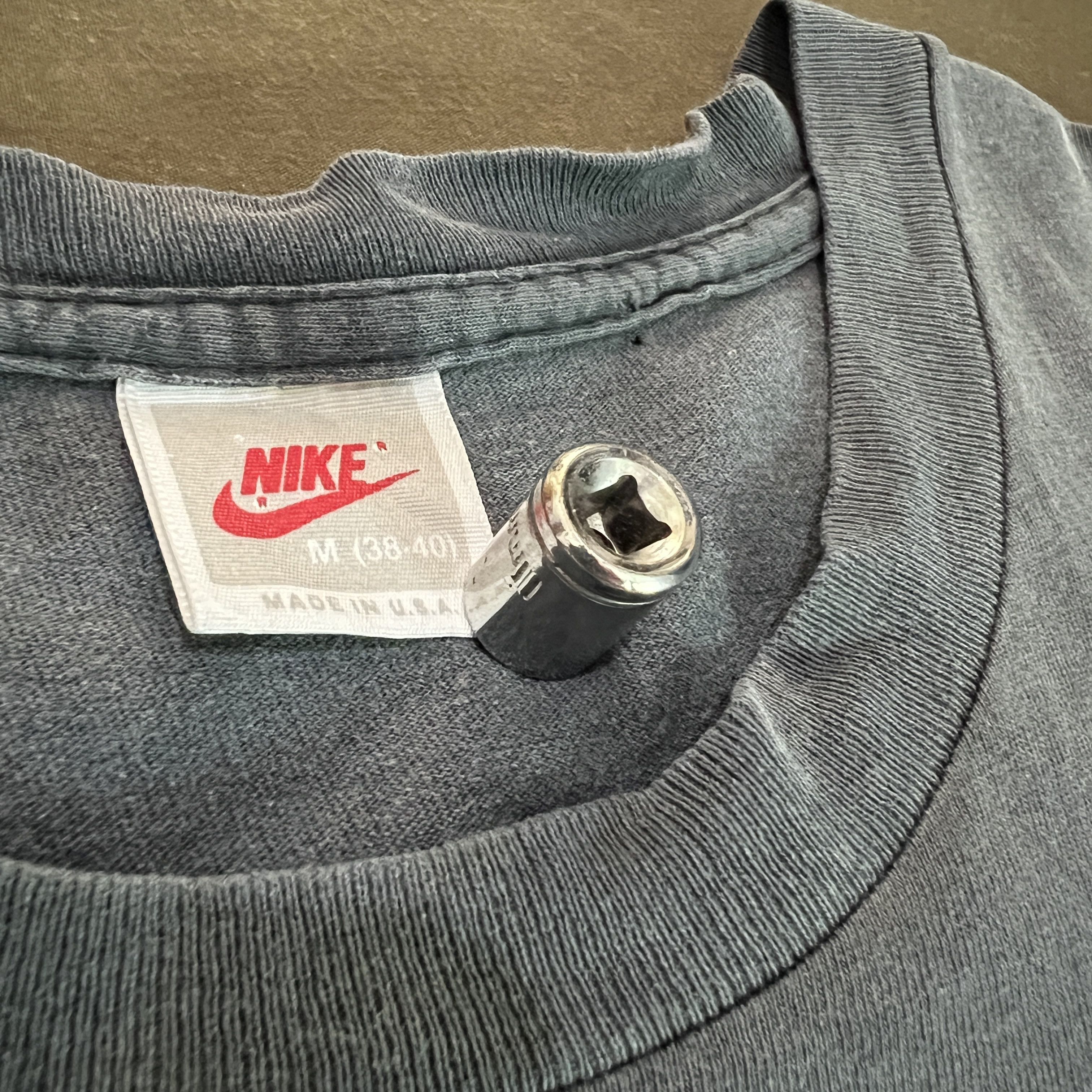Nike Vintage 90s Nike Air Big Logo Tee Faded Size US M / EU 48-50 / 2 - 3 Thumbnail