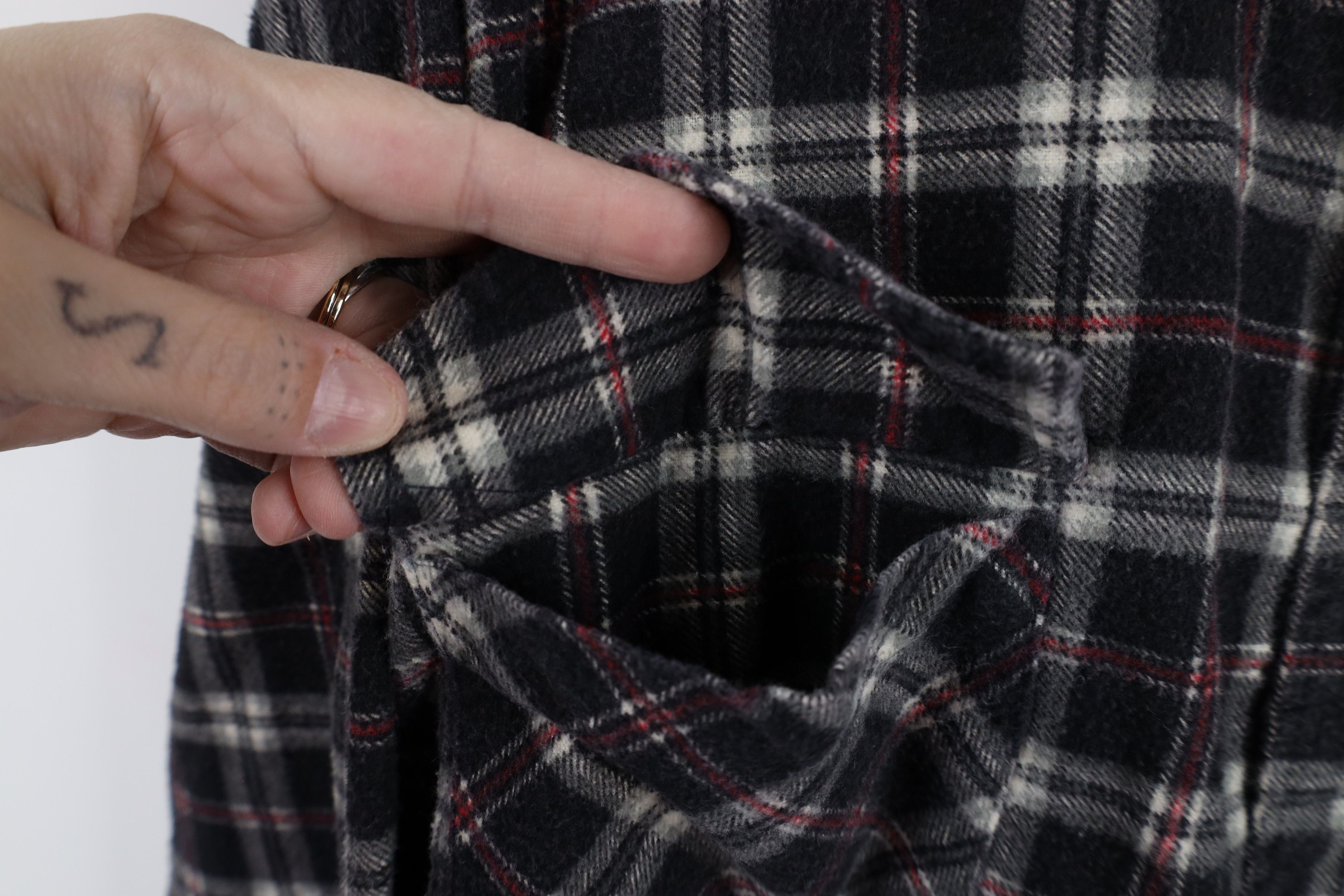 Vintage Vintage 90s Streetwear Flannel Collared Button Shirt Plaid Size US XL / EU 56 / 4 - 6 Thumbnail