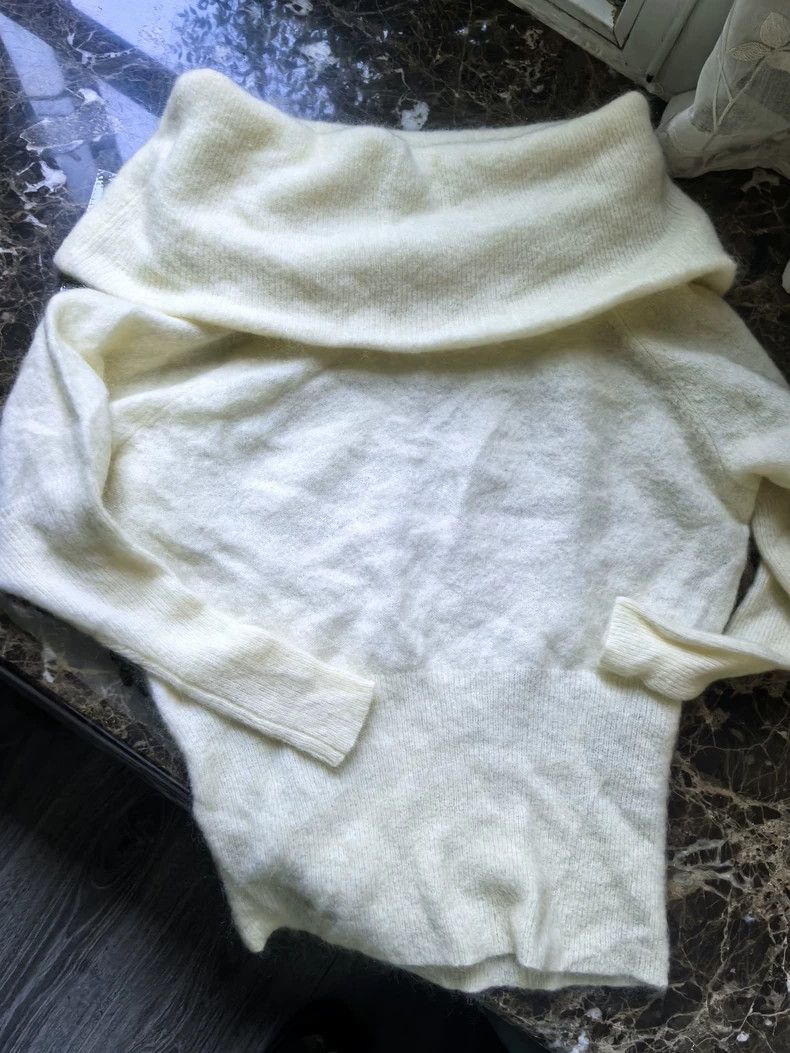 Acne Studios Acne Studios A white one-shoulder sweater Size XXS / US 00 / IT 34 - 1 Thumbnail