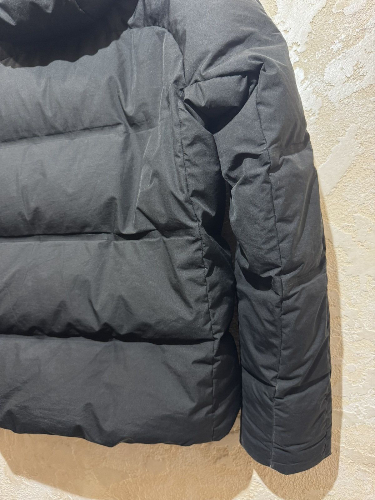 Uniqlo Uniqlo Mens Down Hooded Black Jacket Size S Size US S / EU 44-46 / 1 - 11 Thumbnail