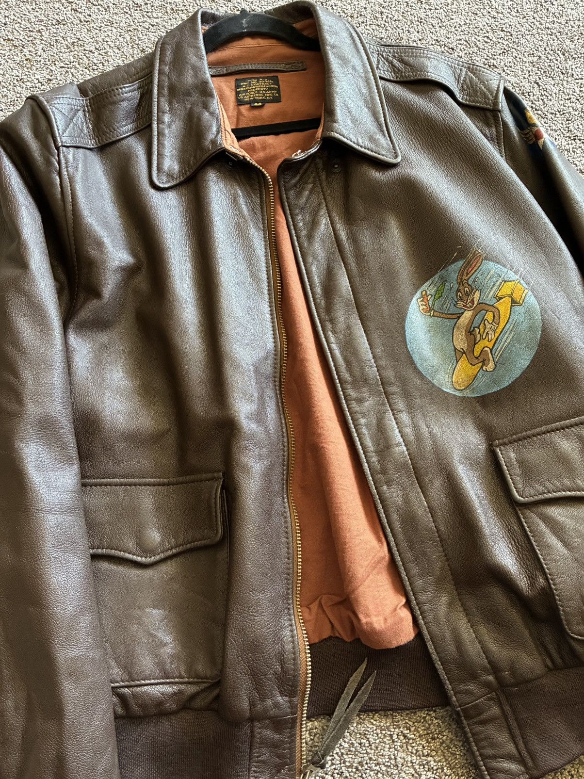 Other A-2 Flight Jacket WW2 leather hand painted Size US L / EU 52-54 / 3 - 11 Thumbnail
