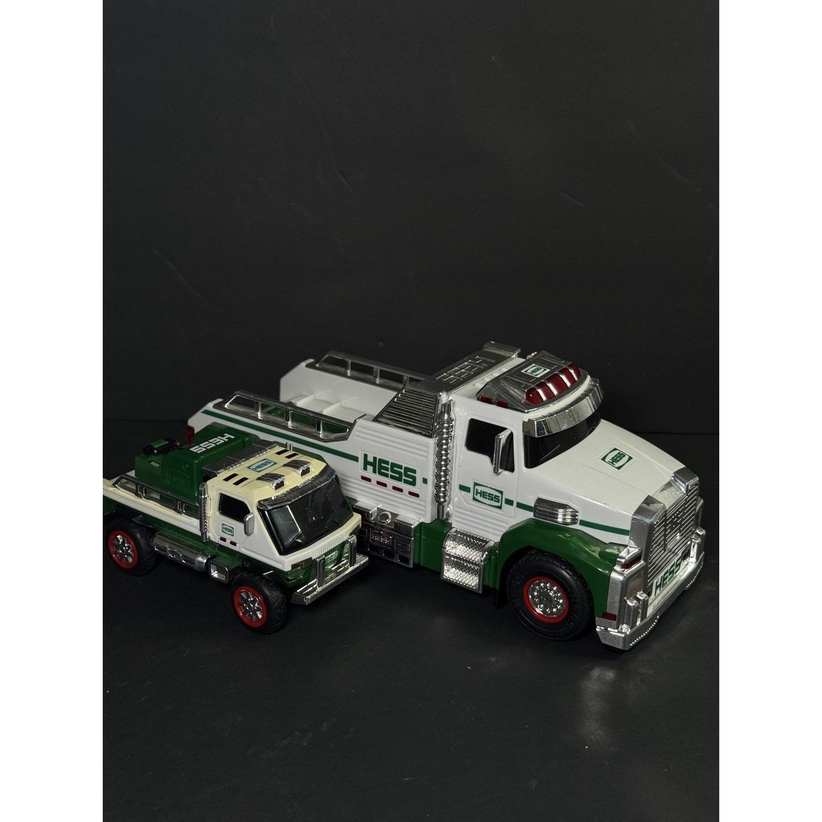 Other 2019 Hess Tow Truck and Rescue Team Vehicle Toy Size ONE SIZE - 2 Thumbnail