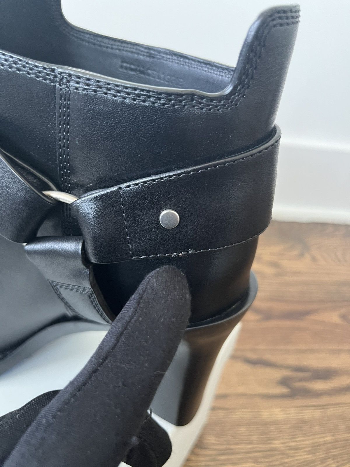 Burberry Burberry Leather Stirrup Low Boots Size US 9.5 / IT 39.5 - 12 Thumbnail