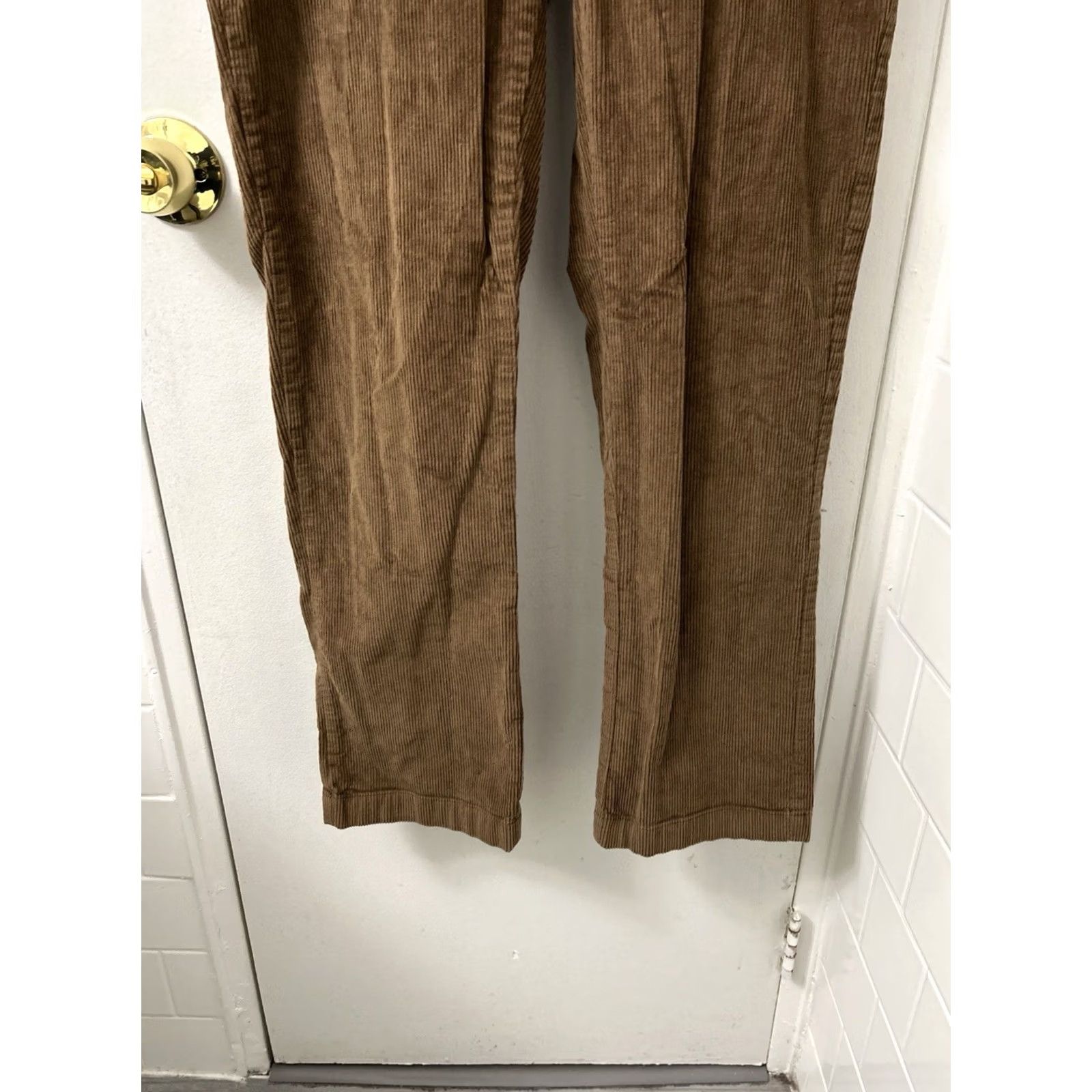 Vintage LL Bean Country Corduroy Pants Mens 33x32 Brown Classic Fit Stretch Casual Workwear Straight 5-Pocket Zipper Button Size US 33 - 3 Thumbnail