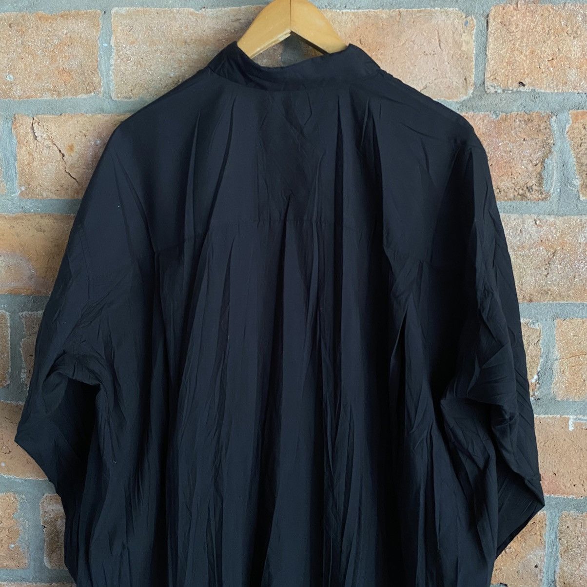 Issey Miyake ISSEY MIYAKE Black Pleated Oversized Dress Shirt Size XS / US 0-2 / IT 36-38 - 6 Thumbnail