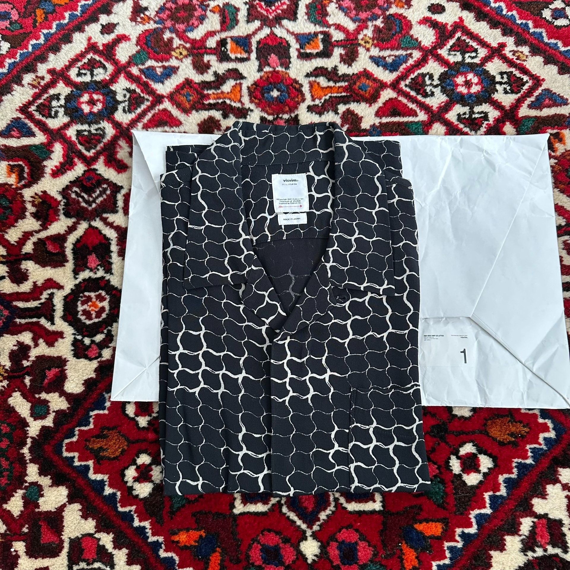 Visvim Visvim 20SS Free Edge Snake Print Shirt Size US S / EU 44-46 / 1 - 1 Thumbnail