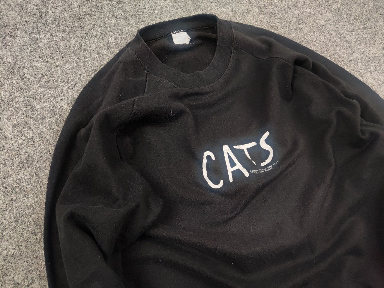 Vintage Vintage 1981 Cats Black Crewneck Sweatshirt Musical Graphic Size US L / EU 52-54 / 3 - 5 Thumbnail