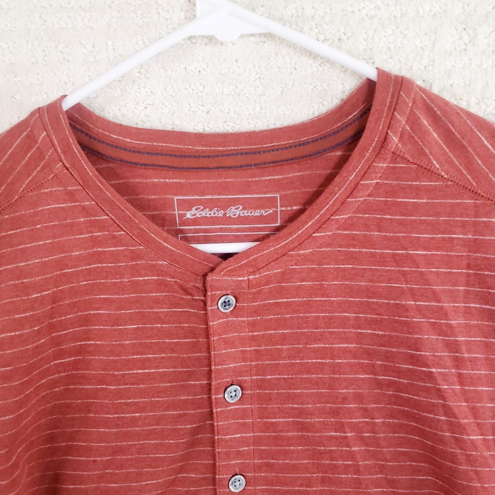 Eddie Bauer Eddie Bauer Men's Red Striped Pullover Crew Neck Short Sleeve Henley Tee Tall L Shirt Size US L / EU 52-54 / 3 - 3 Thumbnail