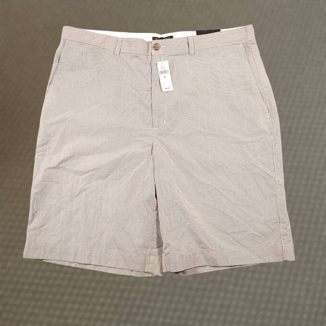 Banana Republic Banana Republic Chino Shorts Mens 38 Casual Flat Front Striped Size US 38 / EU 54 - 1 Thumbnail