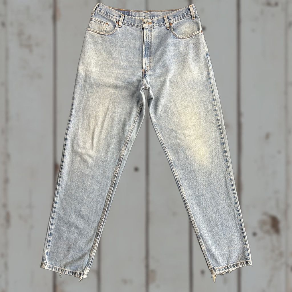Levi's VINTAGE Levi’s Jeans 560 38 x 34 USA Distressed 5-Pocket Denim Jeans - Relaxed Fit, Tapered, Blue, Vintage Size US 38 / EU 54 - 1 Thumbnail