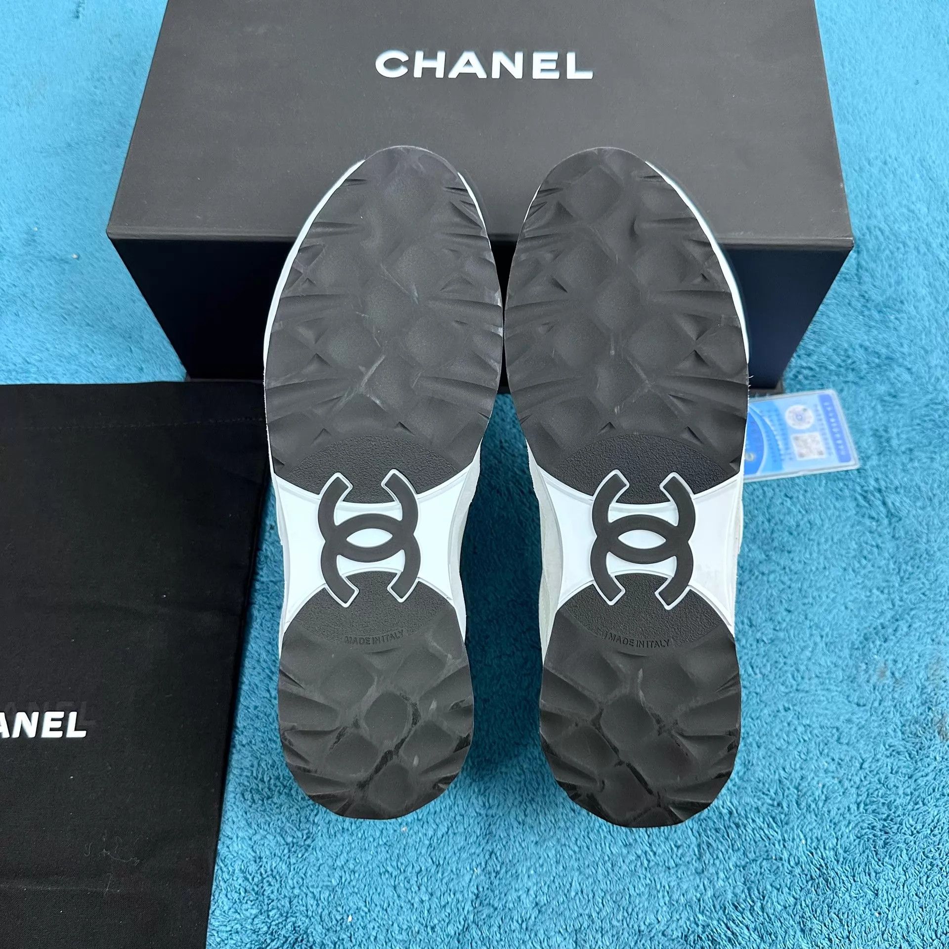 Chanel Chanel 25P Calfskin Suede Flat Lace-Up Sneaker White 37 Size US 6.5 / IT 36.5 - 5 Thumbnail