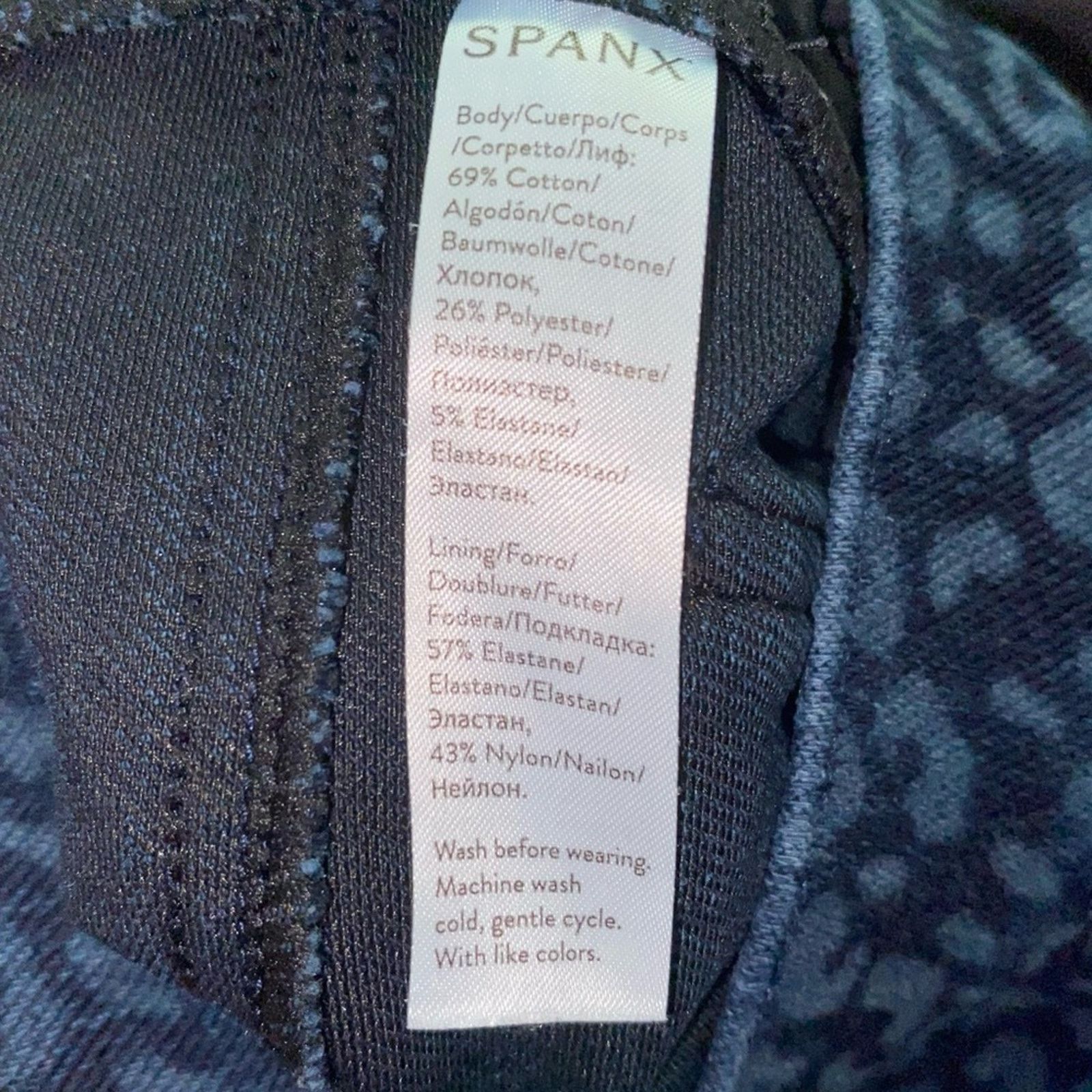 Spanx SPANX $99 Jeanish Legging Blue Denim Leopard MED EUC Size 30" / US 8 / IT 44 - 7 Thumbnail