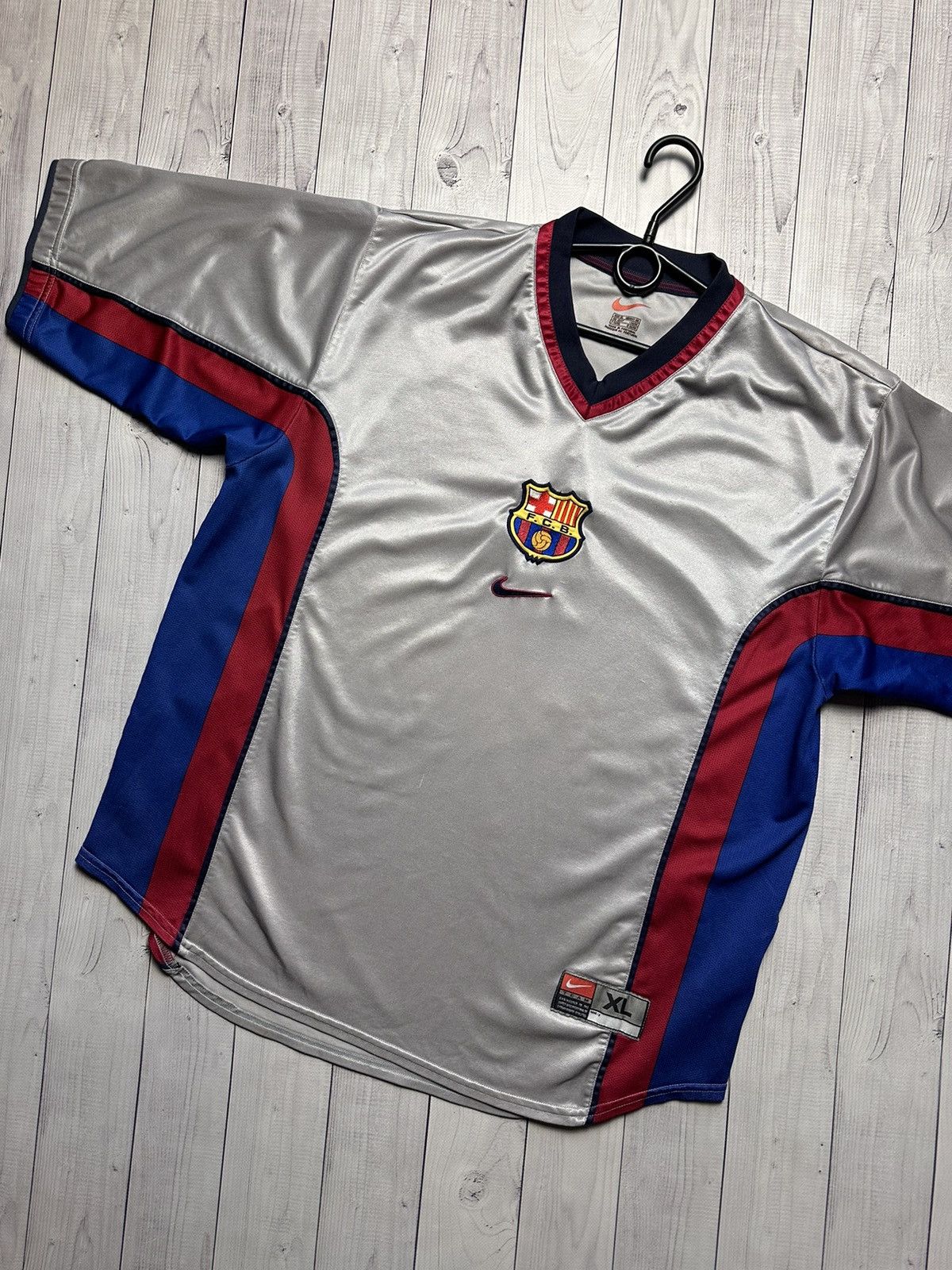 Nike × Vintage Vintage Nike Barcelona silver soccer jersey size XL logo Size US XL / EU 56 / 4 - 2 Thumbnail
