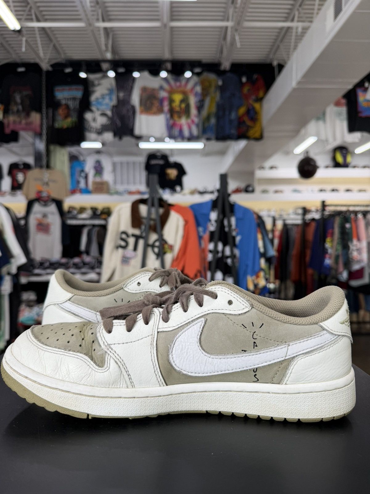 Jordan Brand × Travis Scott Jordan 1 Low Golf Travis Scott Neutral Olive Size 9 (2023) Size US 9 / EU 42 - 4 Thumbnail
