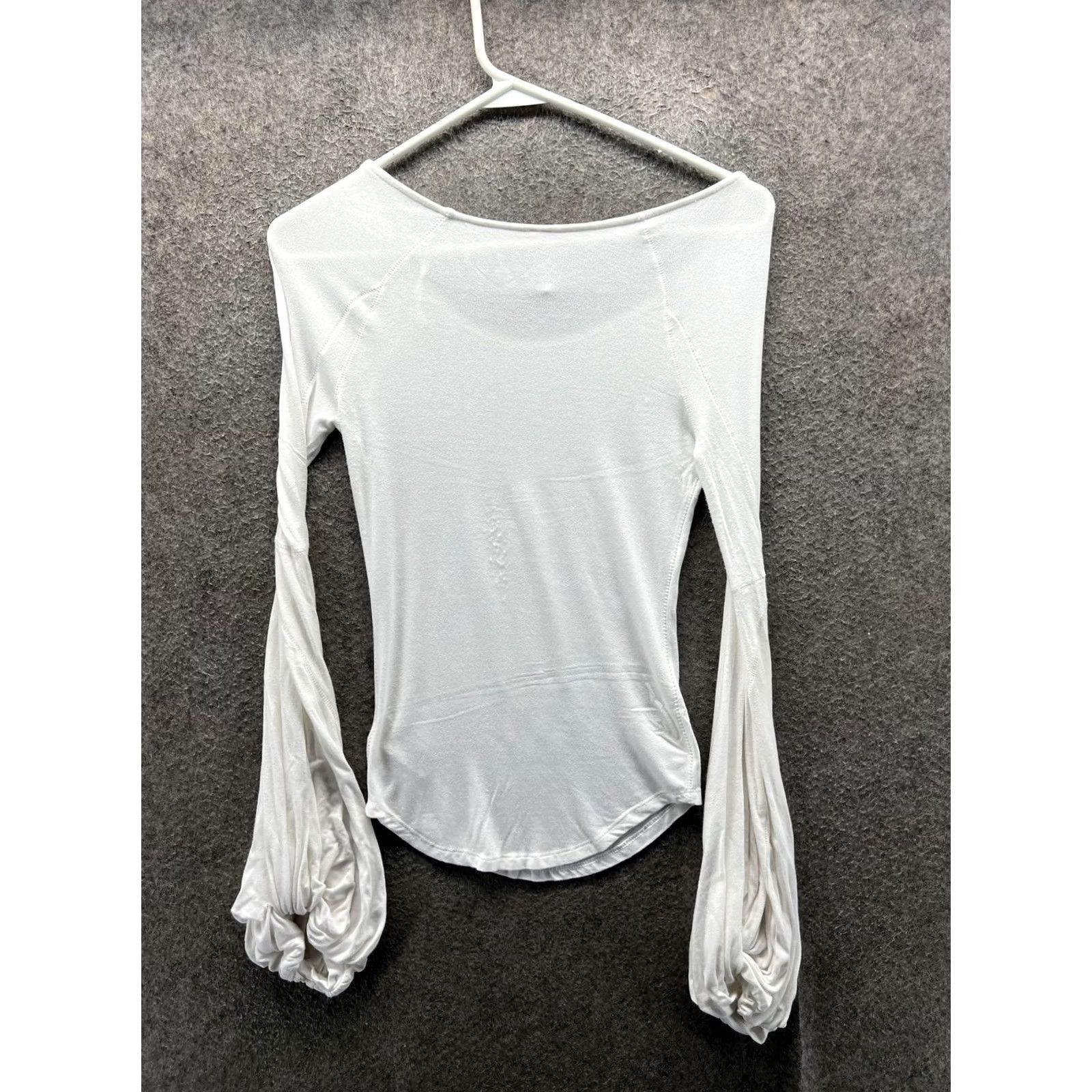Free People Free People Shirt Womens XS White Jersey Top Scoop Neck Long Balloon Sleeve Size XS / US 0-2 / IT 36-38 - 5 Thumbnail