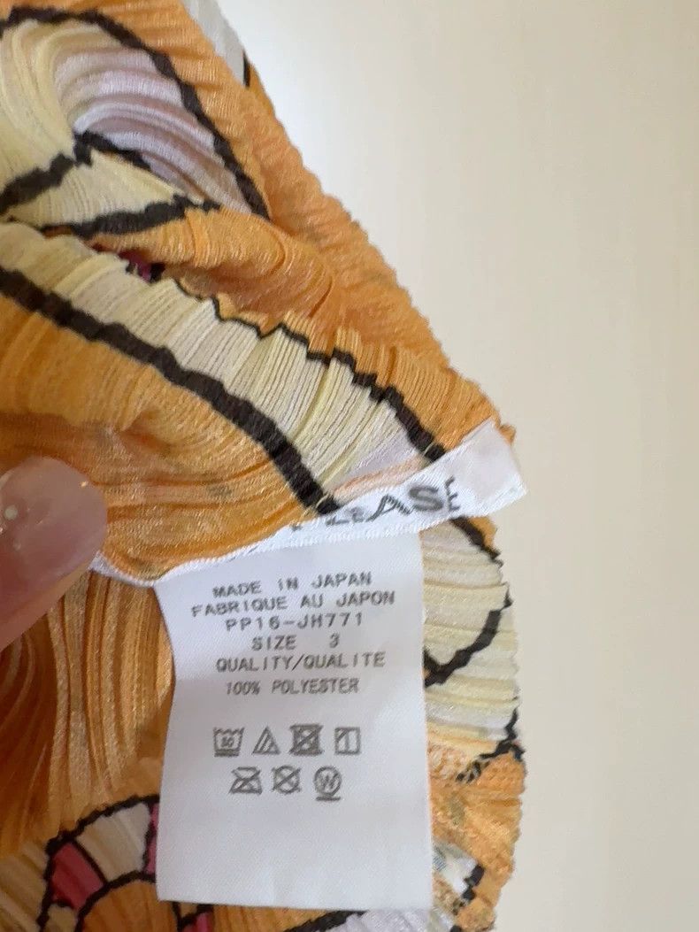 Issey Miyake Issey Miyake size:3 Yellow pleated wave dress Size M / US 6-8 / IT 42-44 - 2 Thumbnail