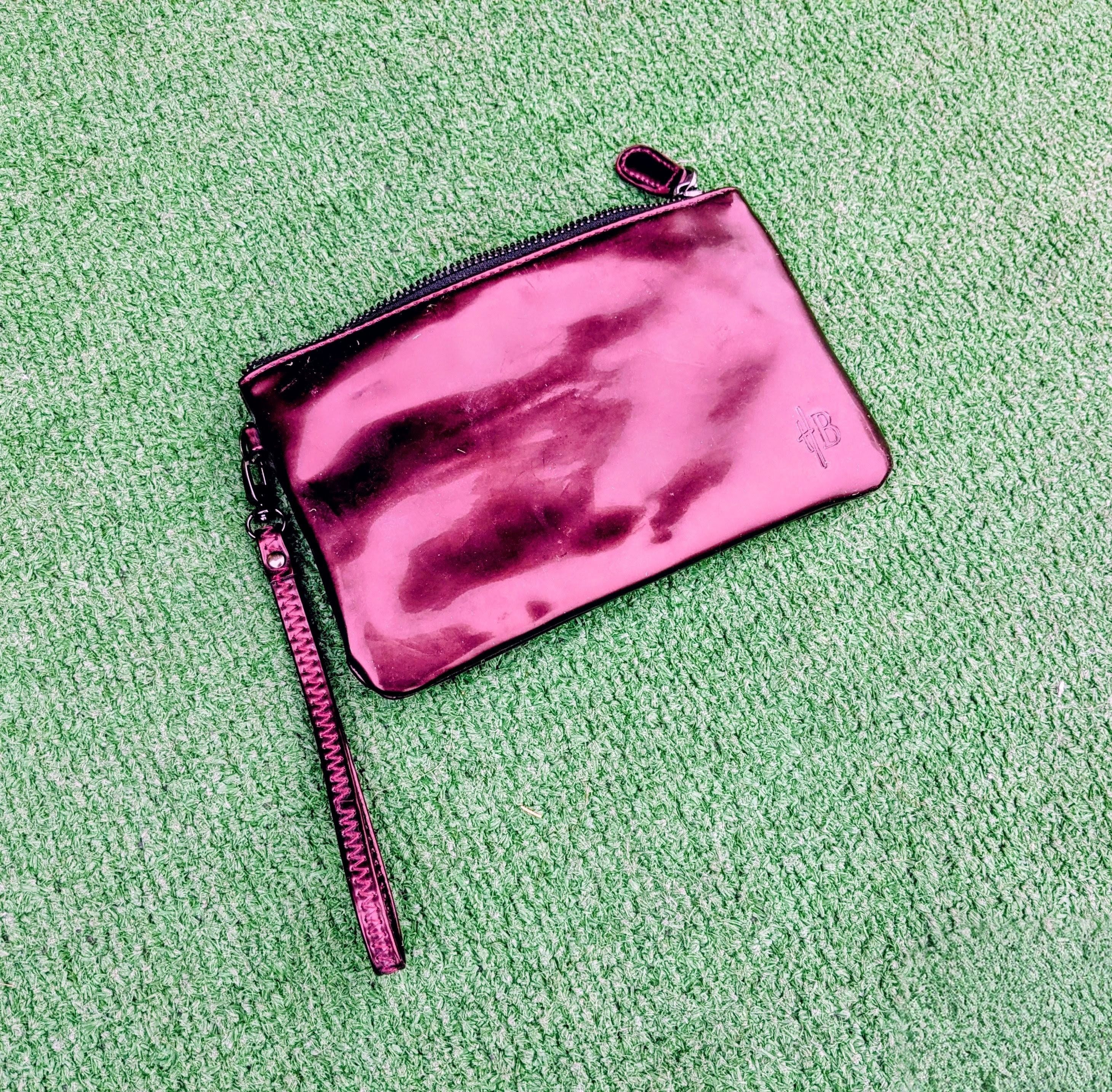 Other Handbag Butler/Mighty Purse /Clutch Bag w/Android Charger Size ONE SIZE - 1 Thumbnail