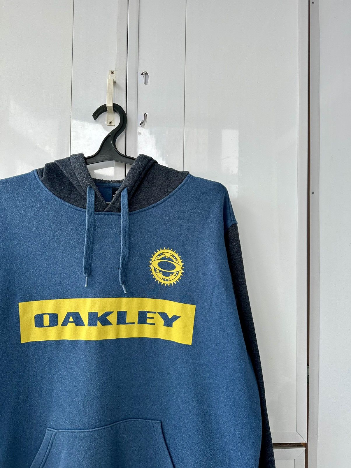 Oakley Vintage Oakley Hoodie Yellow Print Centre Size US XL / EU 56 / 4 - 4 Thumbnail