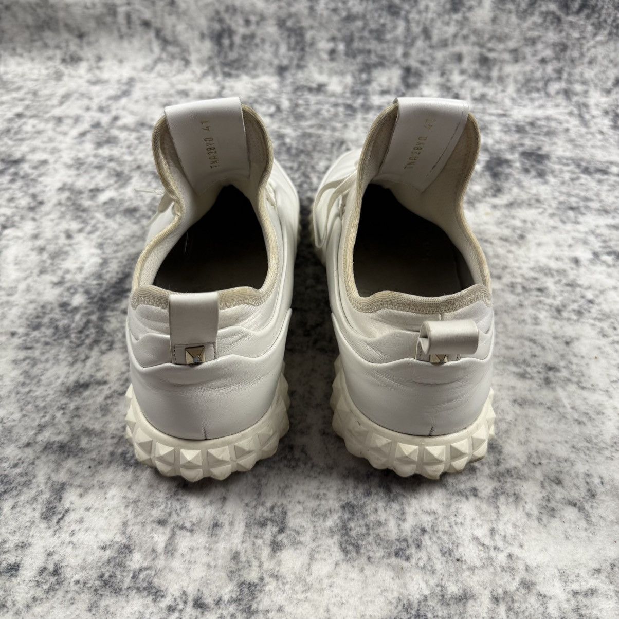 Valentino VALENTINO GARAVANI Rockstud ‘White’ Leather Trainers Size US 9 / EU 42 - 4 Thumbnail