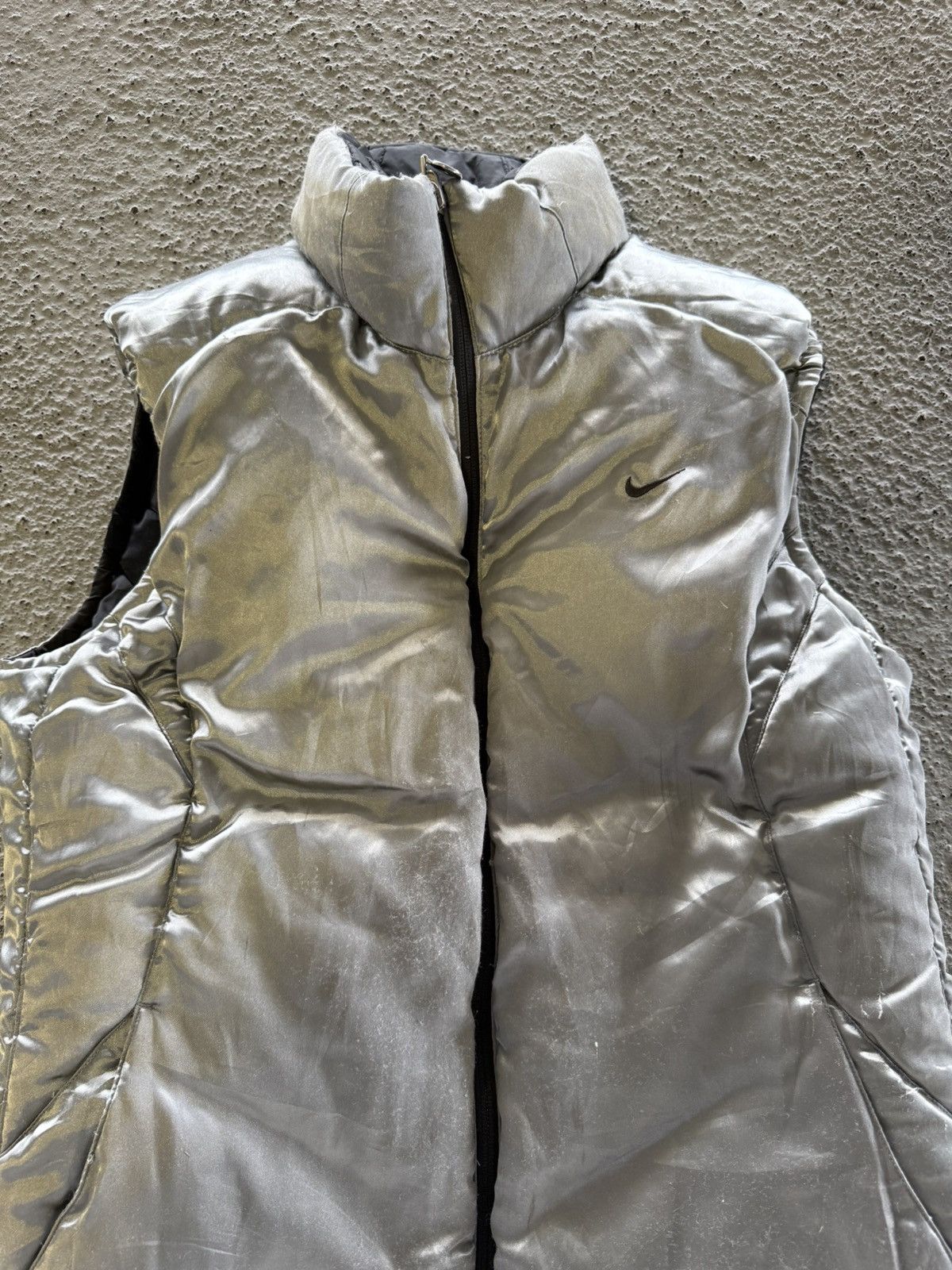 Nike VINTAGE 2000s NIKE PUFFER VEST REVERSIBLE BLACK & SILVER Size US M / EU 48-50 / 2 - 3 Thumbnail