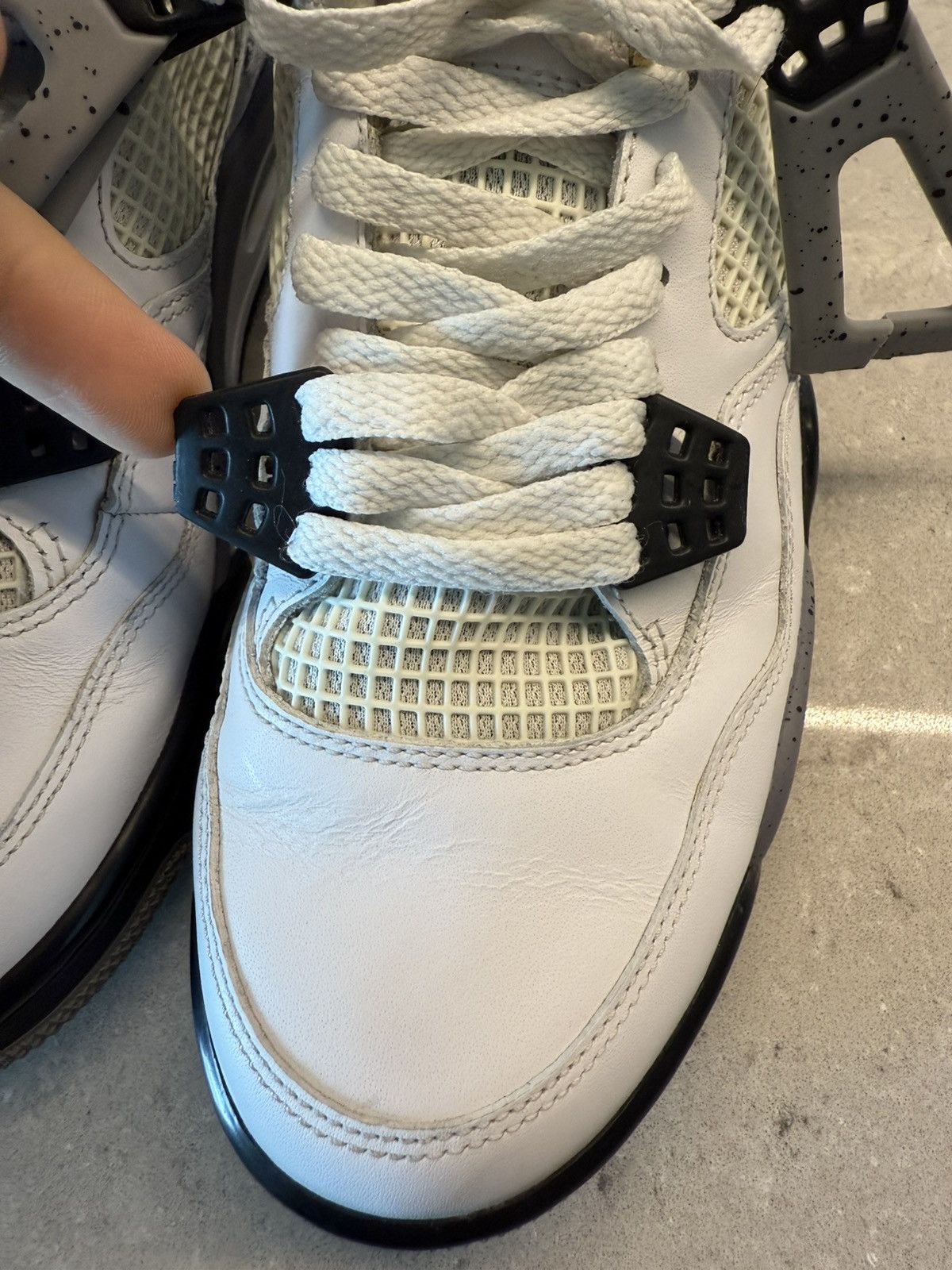 Jordan Brand Size 7.5 - Nike Air Jordan Retro 4 White Cement Size US 7.5 / EU 40-41 - 10 Thumbnail