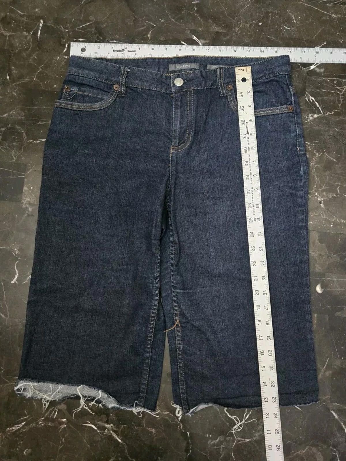 Other Liz Claiborne Womens Petite 8R Denim Jean Shorts CutOff Crop Size 30" / US 8 / IT 44 - 9 Thumbnail
