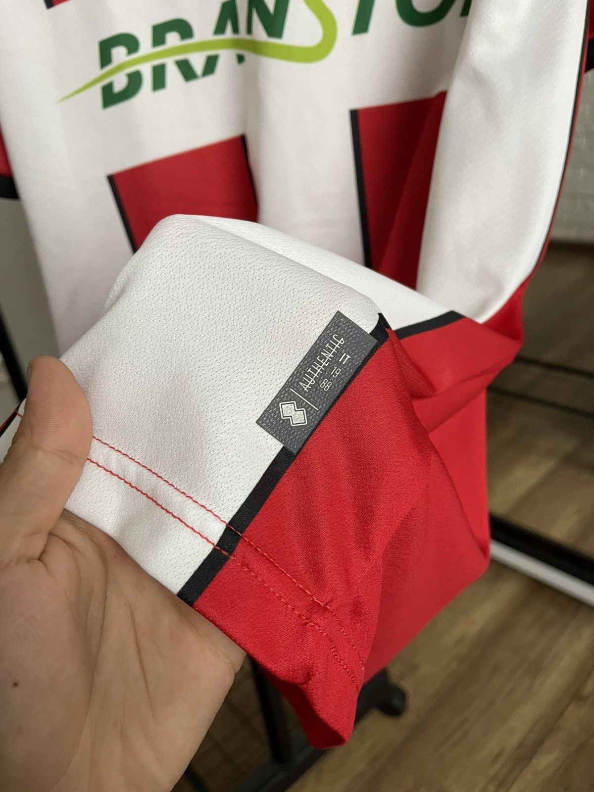 Errea 2022/2023 Lincoln City FC Errea Soccer Jersey T-Shirt Tee Size US L / EU 52-54 / 3 - 8 Thumbnail