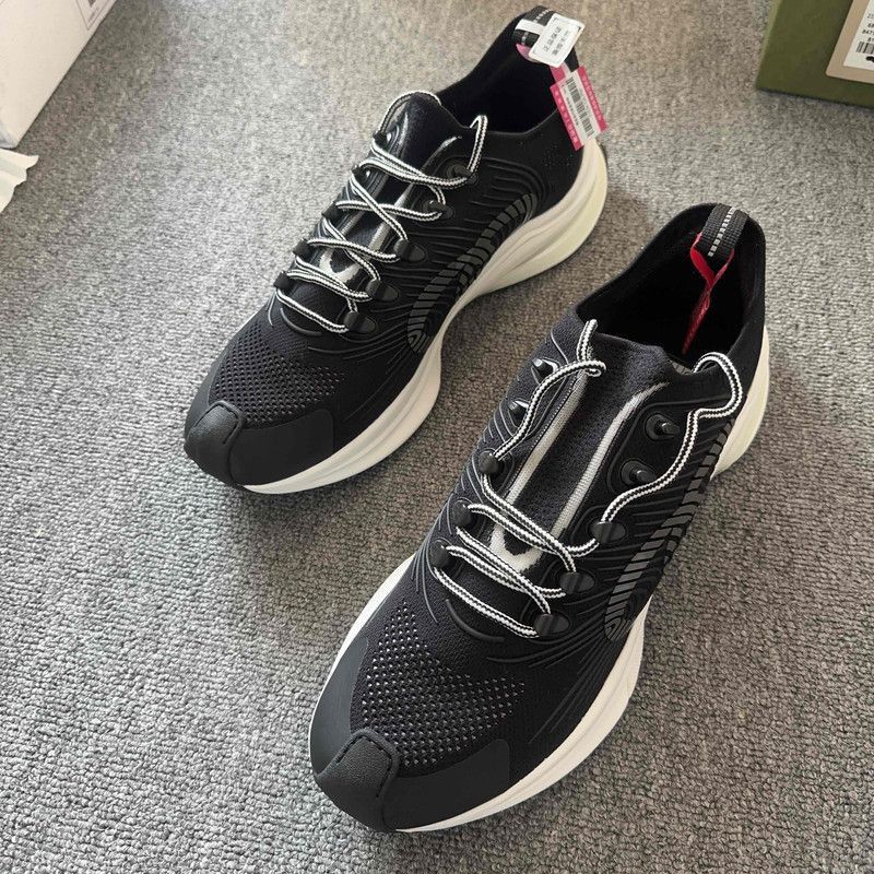 Gucci RUN Casual Sneakers in Black and White -