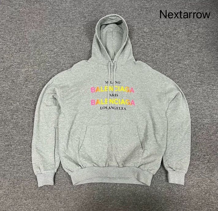 Balenciaga Gradient Logo Hoodie2412-Nextarrow