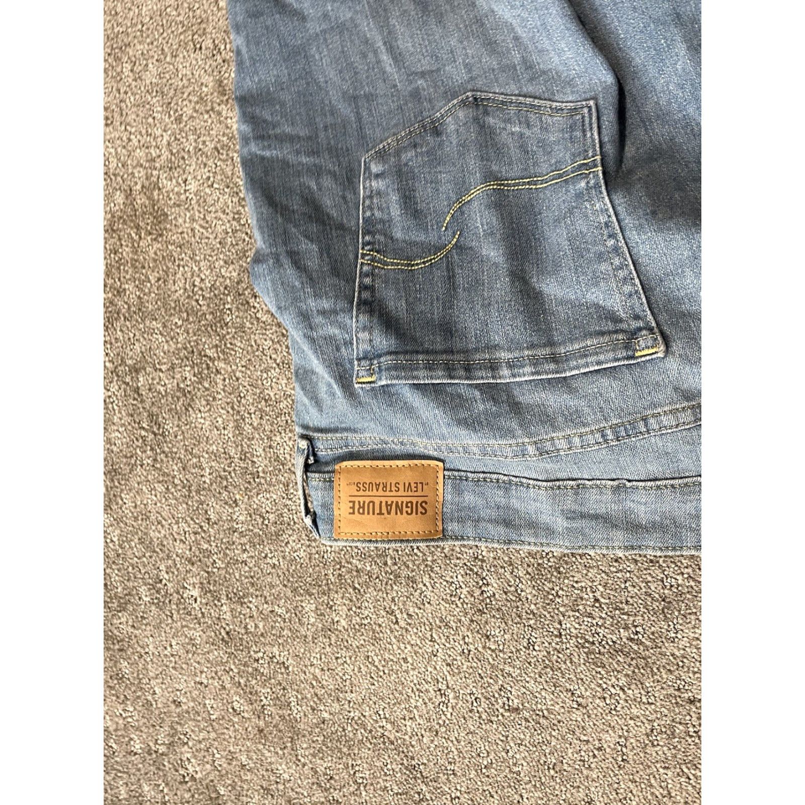 Vintage Women's Levi Strauss Signature Mid-Rise Skinny Jeans 20M 35x30 Size 42" / US 20 - 5 Thumbnail