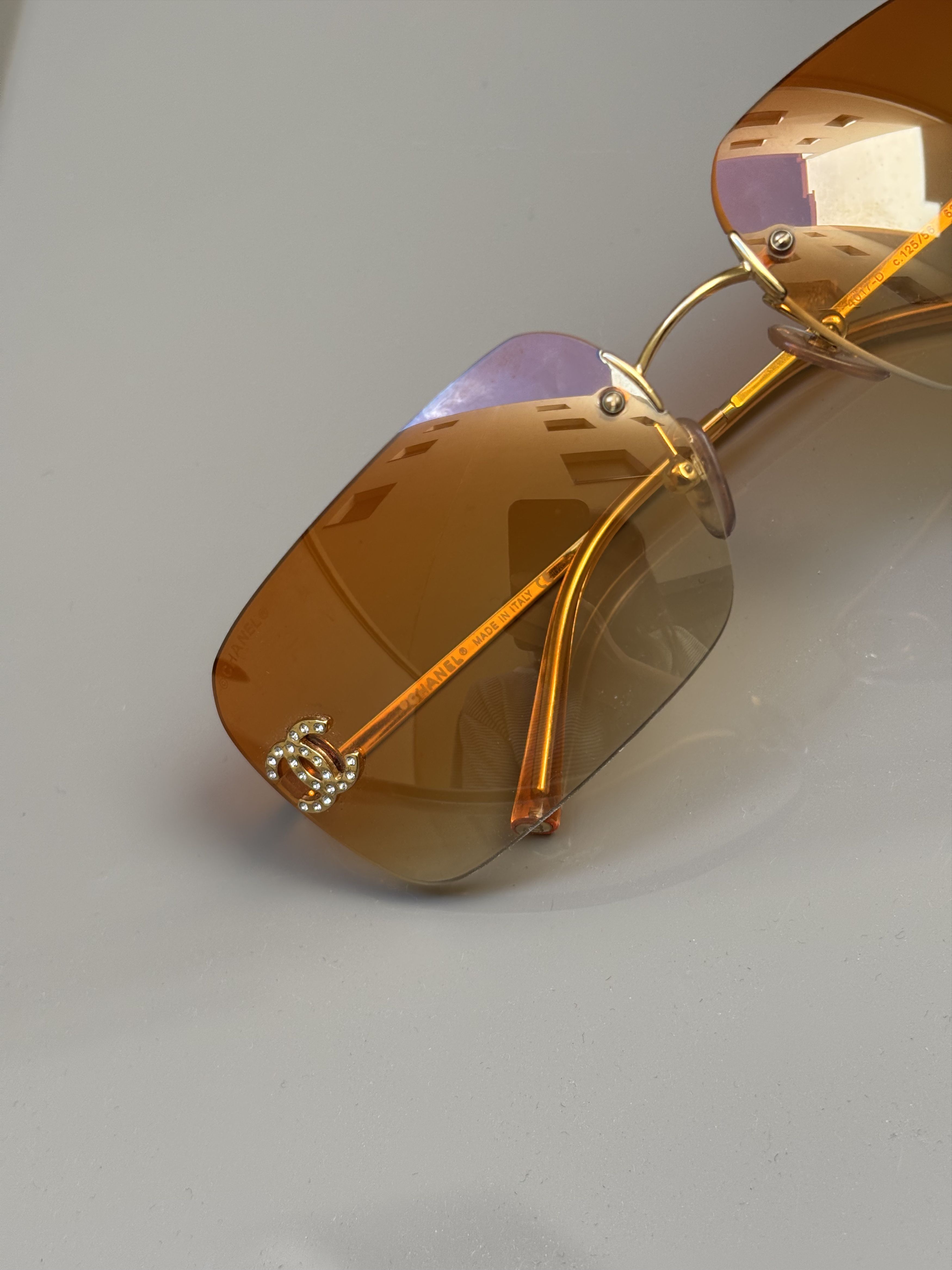 Chanel Chanel Sunglasses 4017-D Rhinestone Logo Rimless Vintage Size ONE SIZE - 9 Thumbnail