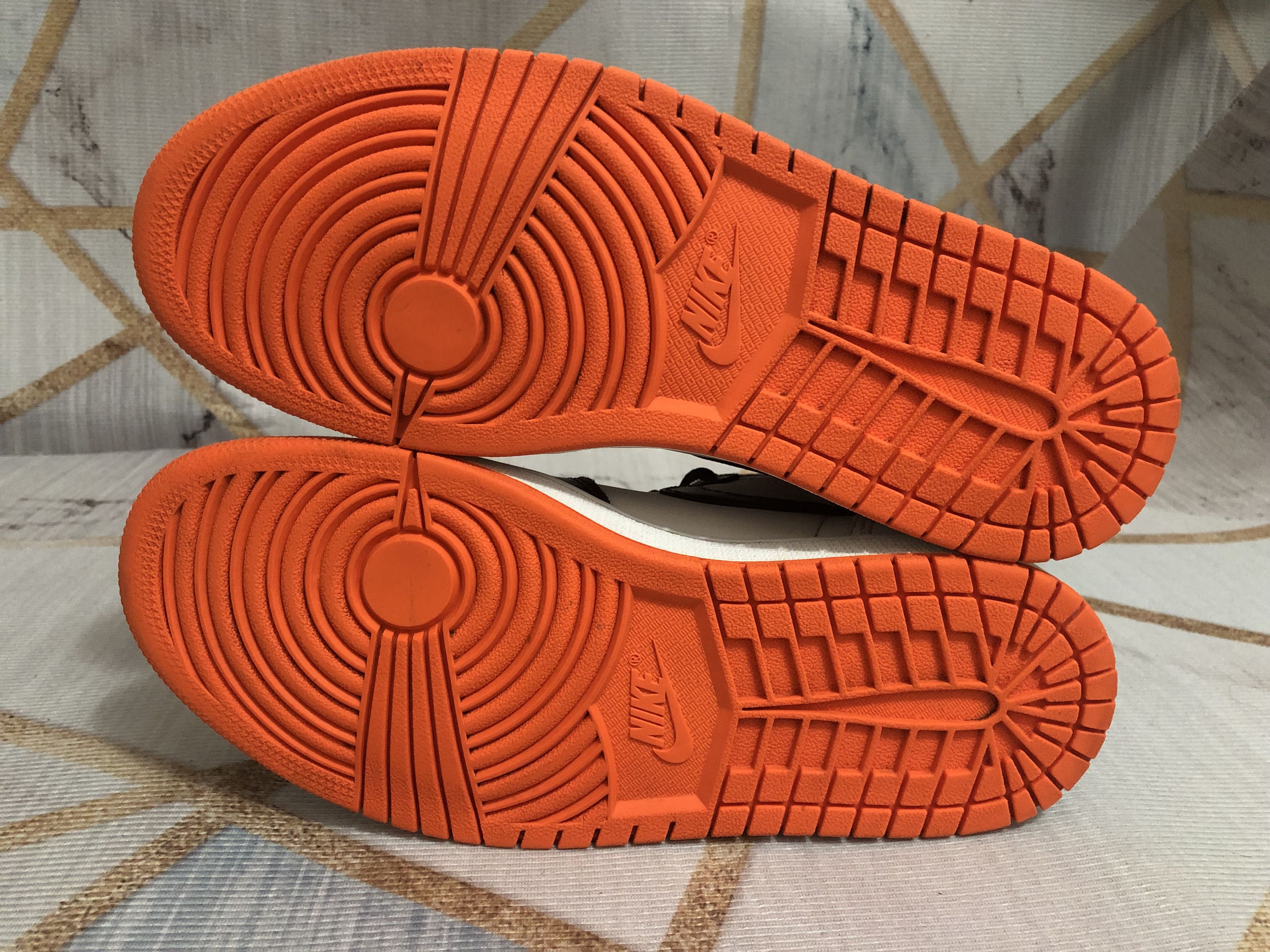 Jordan Brand × Nike Nike Air Jordan 1 Retro High OG Electro Orange | Robot | Lab Size US 6.5 / EU 39-40 - 6 Thumbnail