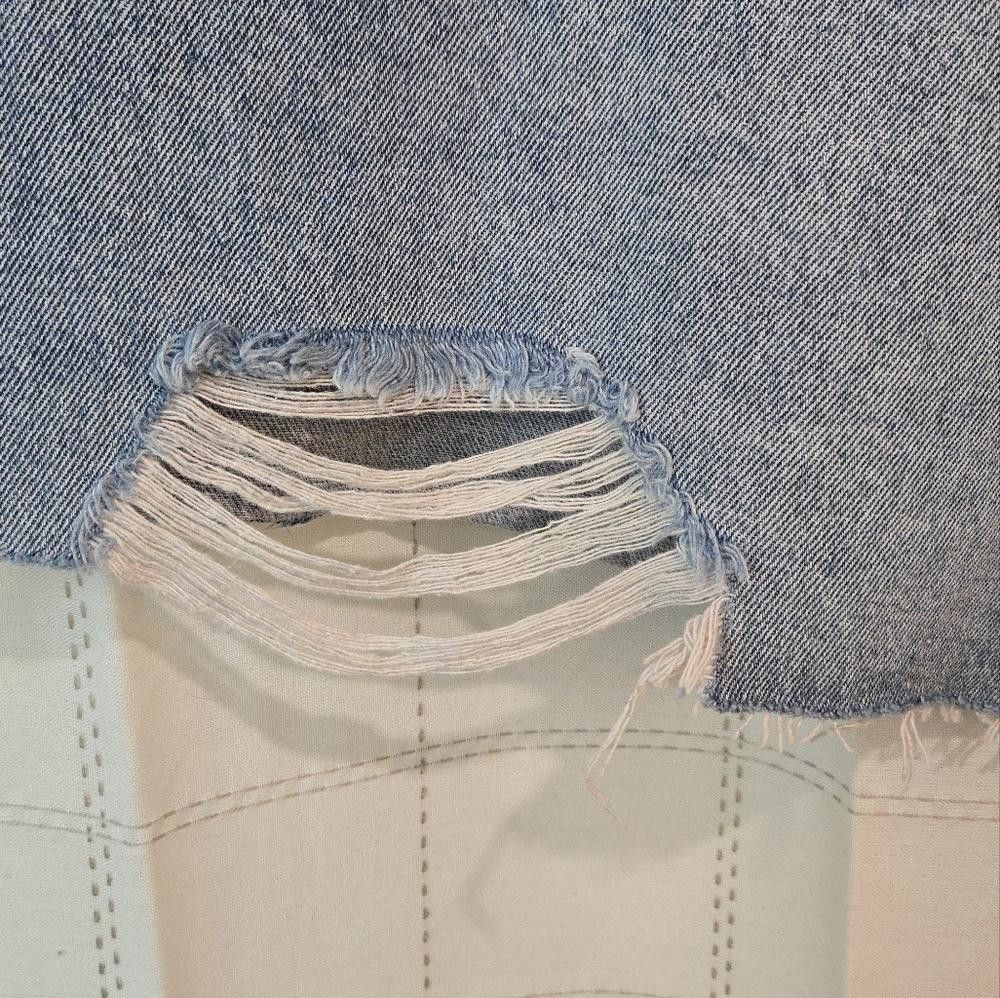 Designer White Birch Distressed Jean Short Size 42" / US 20 - 2 Thumbnail