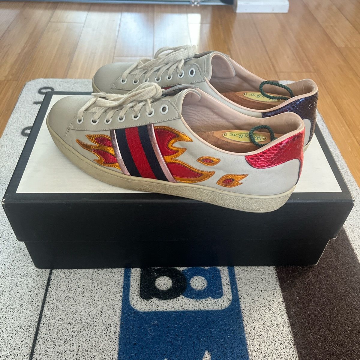 Gucci Gucci Ace Flame Sneaker Size US 9.5 / EU 42-43 - 2 Thumbnail