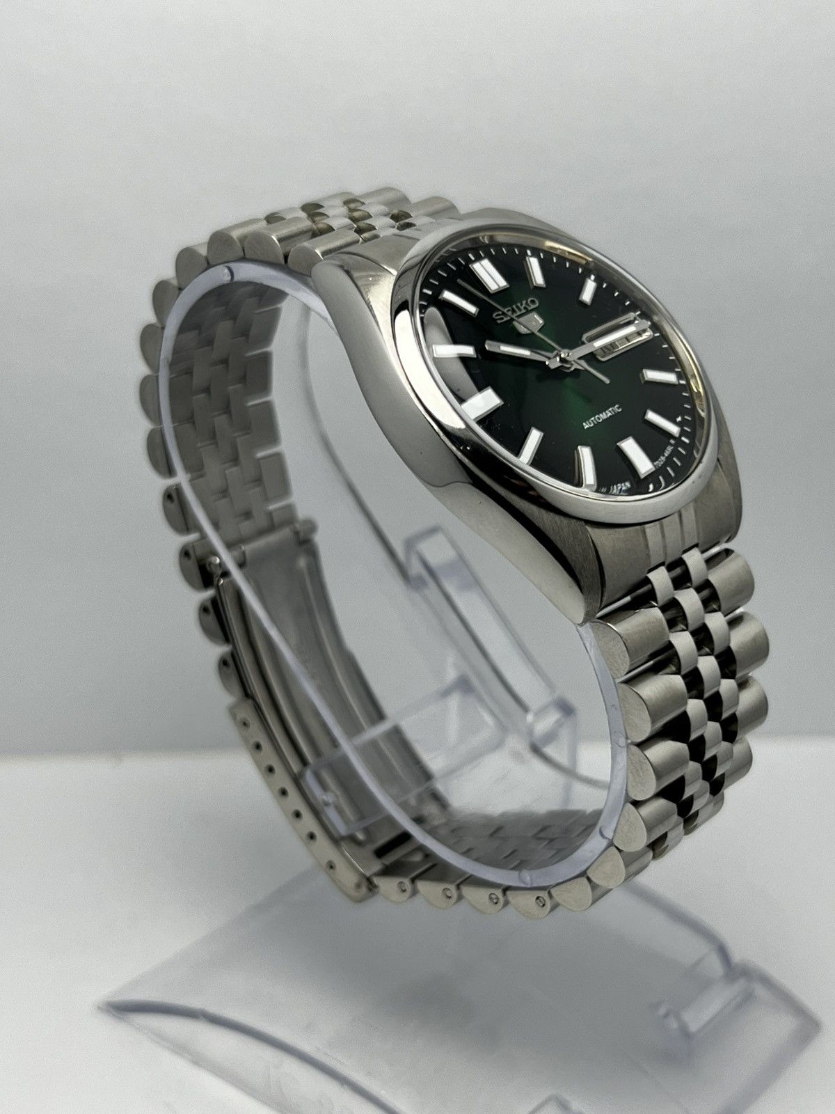 Seiko Seiko 5 Automatic Baton Dial Wrist Watch Day/Date Japan Size 36 - 11 Thumbnail