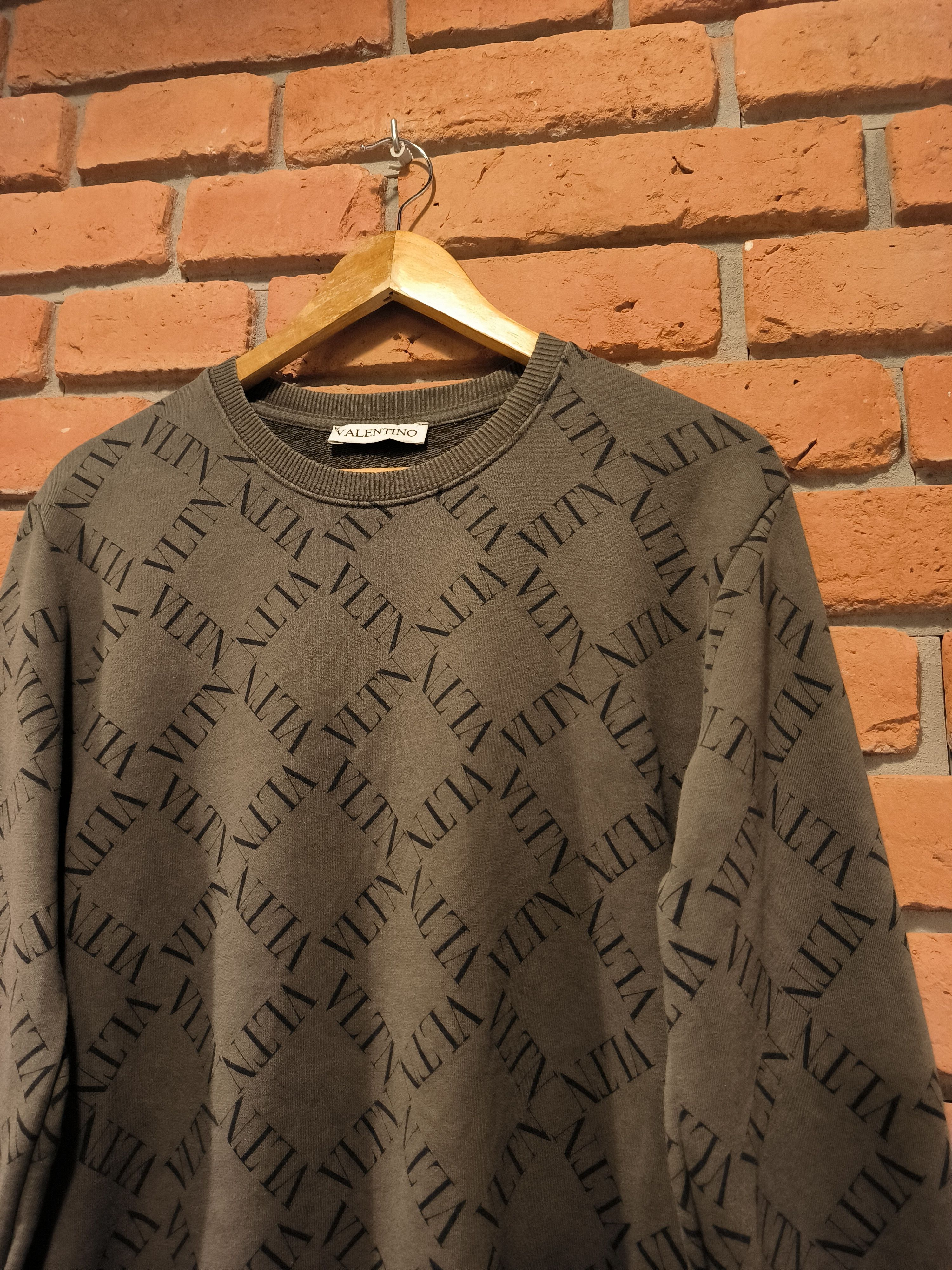 Valentino Valentino All Over Print Sweatshirt Crewneck Logo Spa Size US M / EU 48-50 / 2 - 2 Thumbnail
