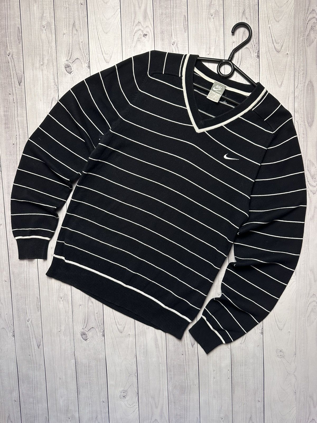 Nike × Vintage Vintage Nike sweater striped black size S rare logo Size US S / EU 44-46 / 1 - 1 Thumbnail