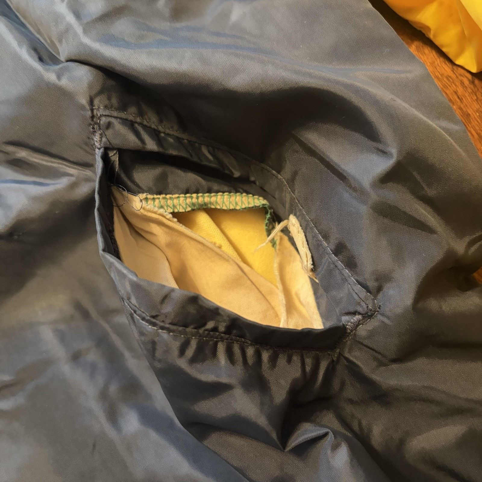 Vintage Vintage Maple Jacket Mens Medium Yellow Softball 1977 Champs Size US M / EU 48-50 / 2 - 8 Thumbnail