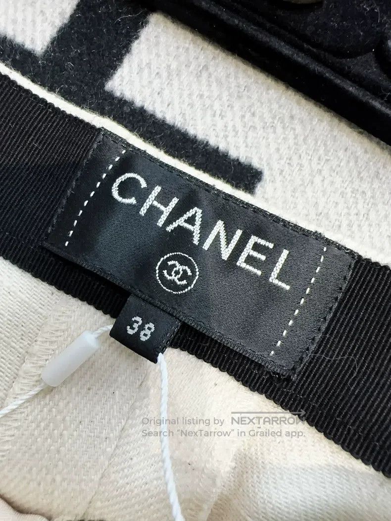 Chanel Chanel 21s beige denim Bermuda shorts Size 25" / US 0 / IT 36 - 5 Thumbnail