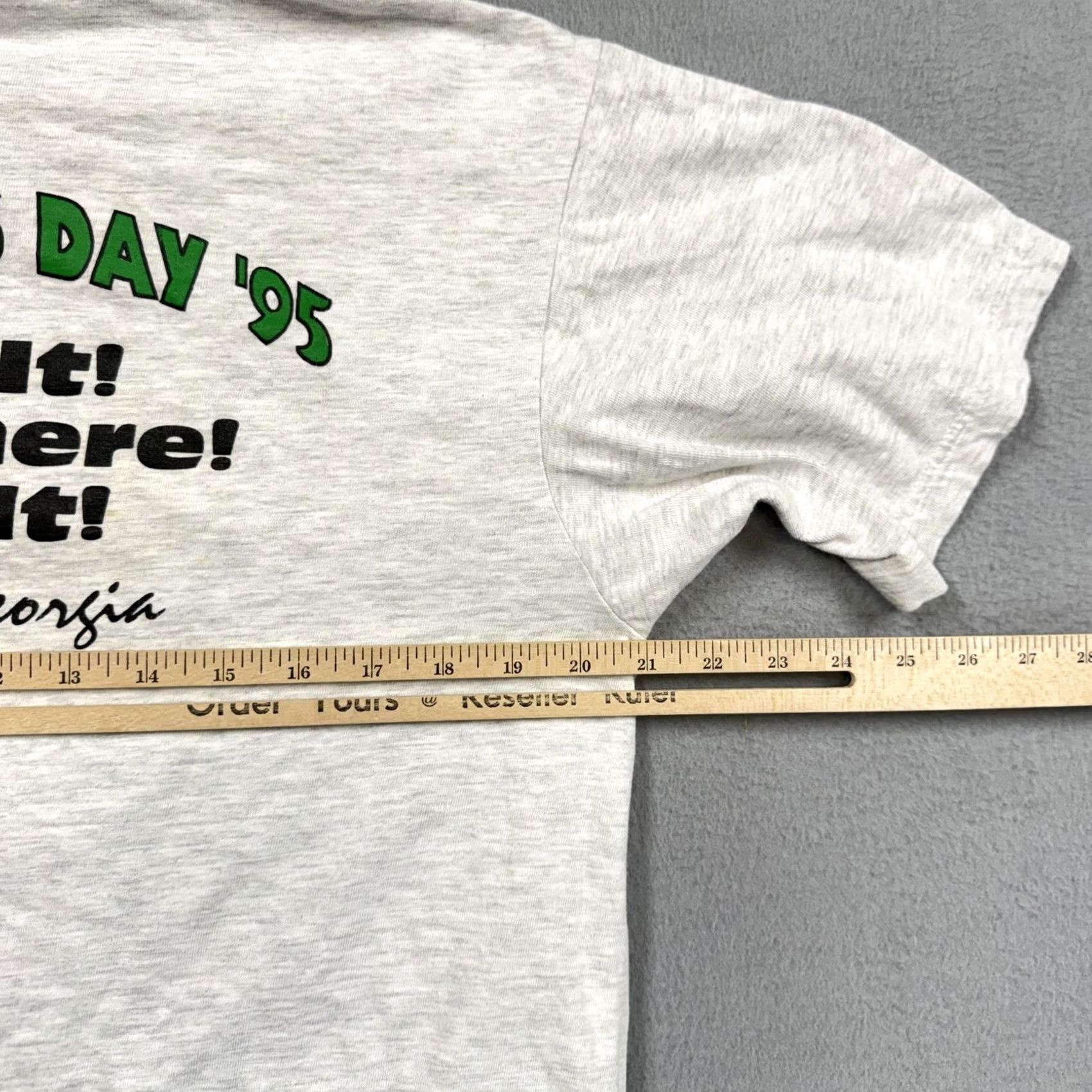 Vintage VINTAGE St. Patrick's Day Shirt Mens L Gray Tee Savannah Georgia 1995 Shamrock Irish Graphic Print Crew Neck Cotton Tee Champ Size US L / EU 52-54 / 3 - 5 Thumbnail