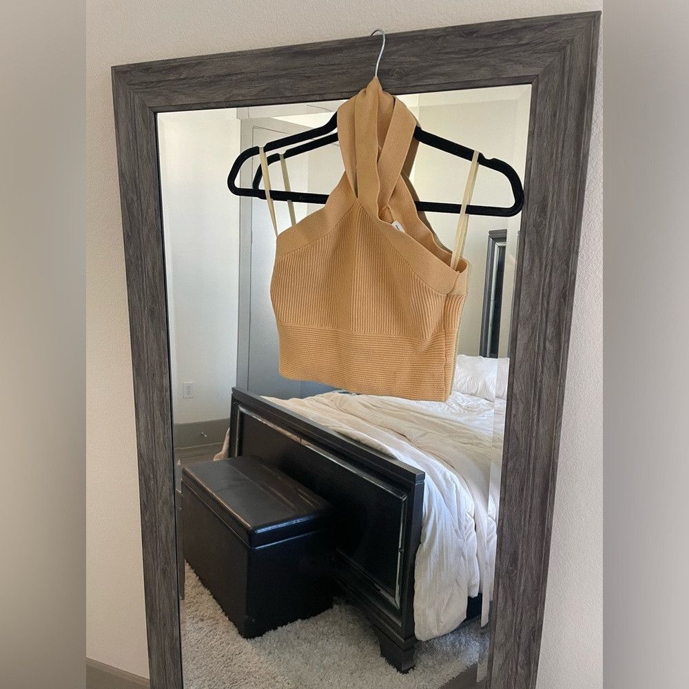 Abercrombie & Fitch Abercrombie & Fitch golden cross neck crop top Size M / US 6-8 / IT 42-44 - 1 Thumbnail
