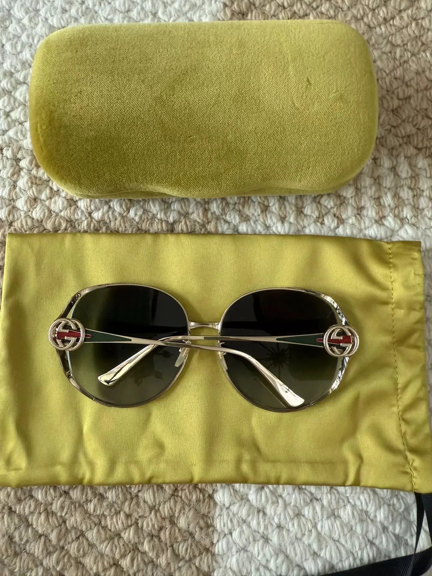 Gucci Gucci Classic Sunglasses. Size ONE SIZE - 1 Thumbnail
